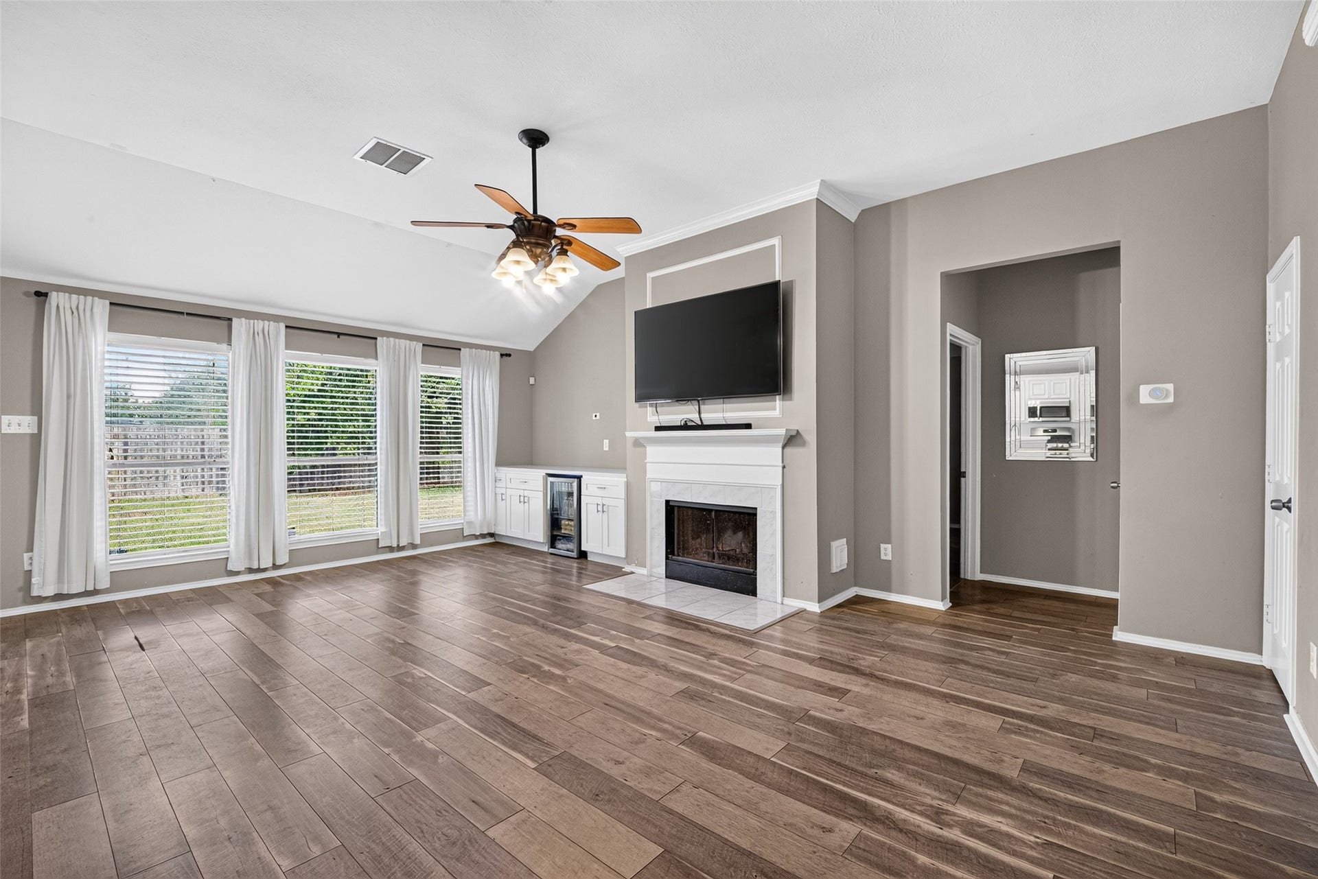 3907 Vinecrest Drive, Pearland, TX 77584 3907 Vinecrest Drive, Pearland, TX 77584