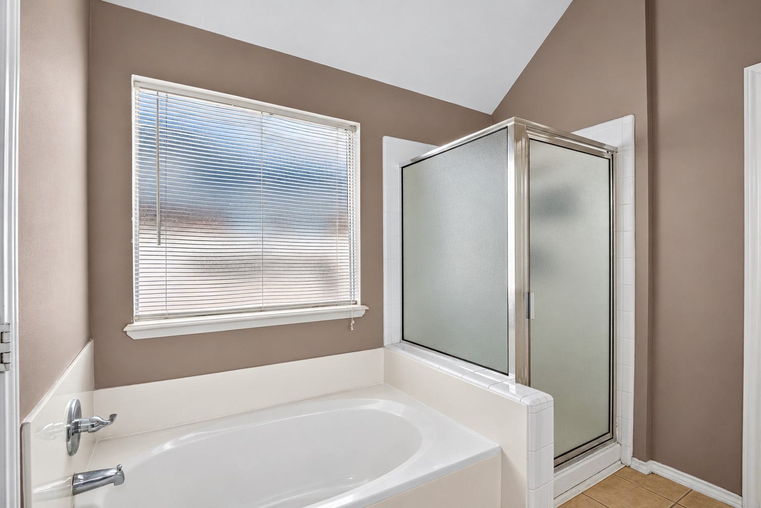 3907 Vinecrest Drive, Pearland, TX 77584 3907 Vinecrest Drive, Pearland, TX 77584