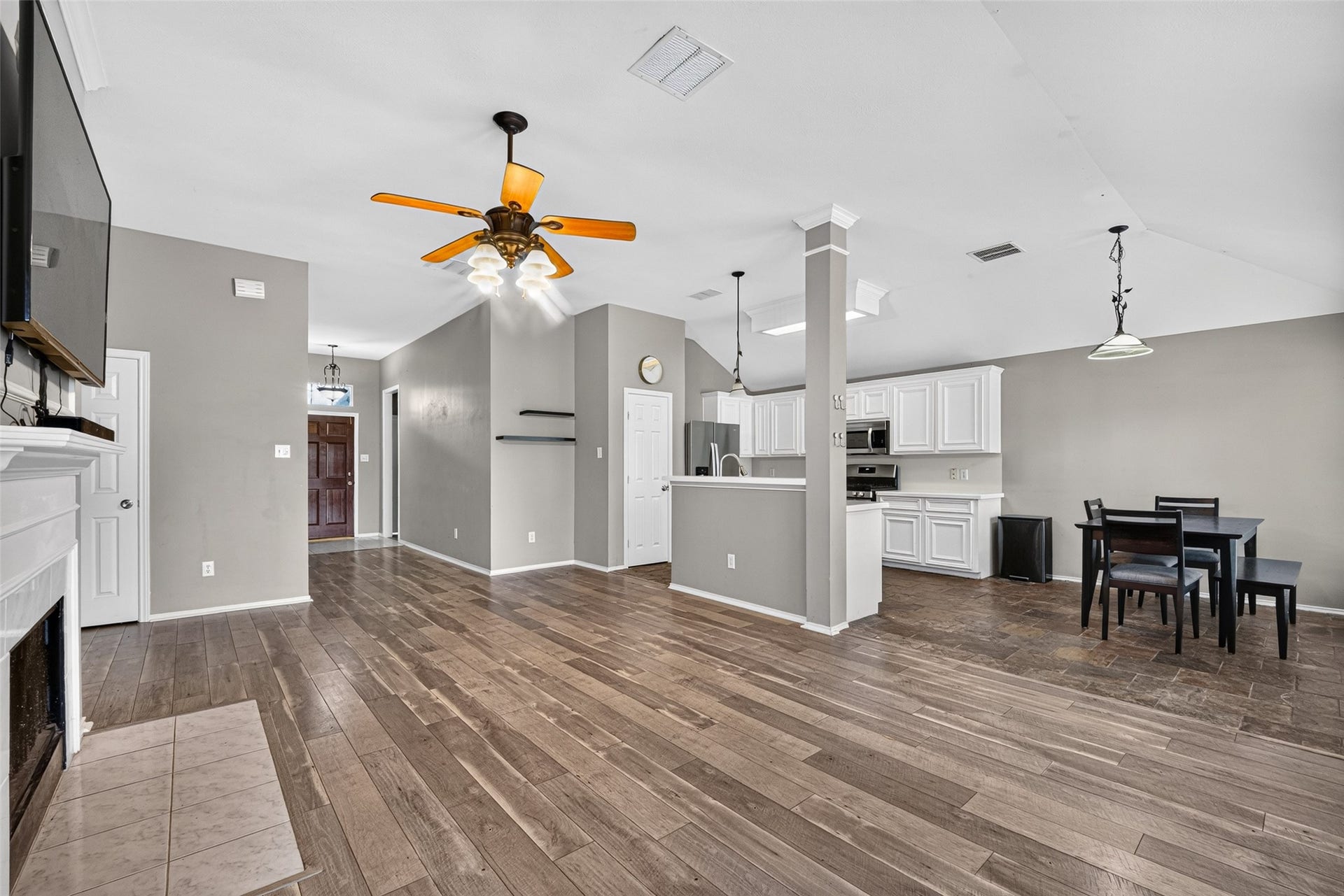 3907 Vinecrest Drive, Pearland, TX 77584 3907 Vinecrest Drive, Pearland, TX 77584