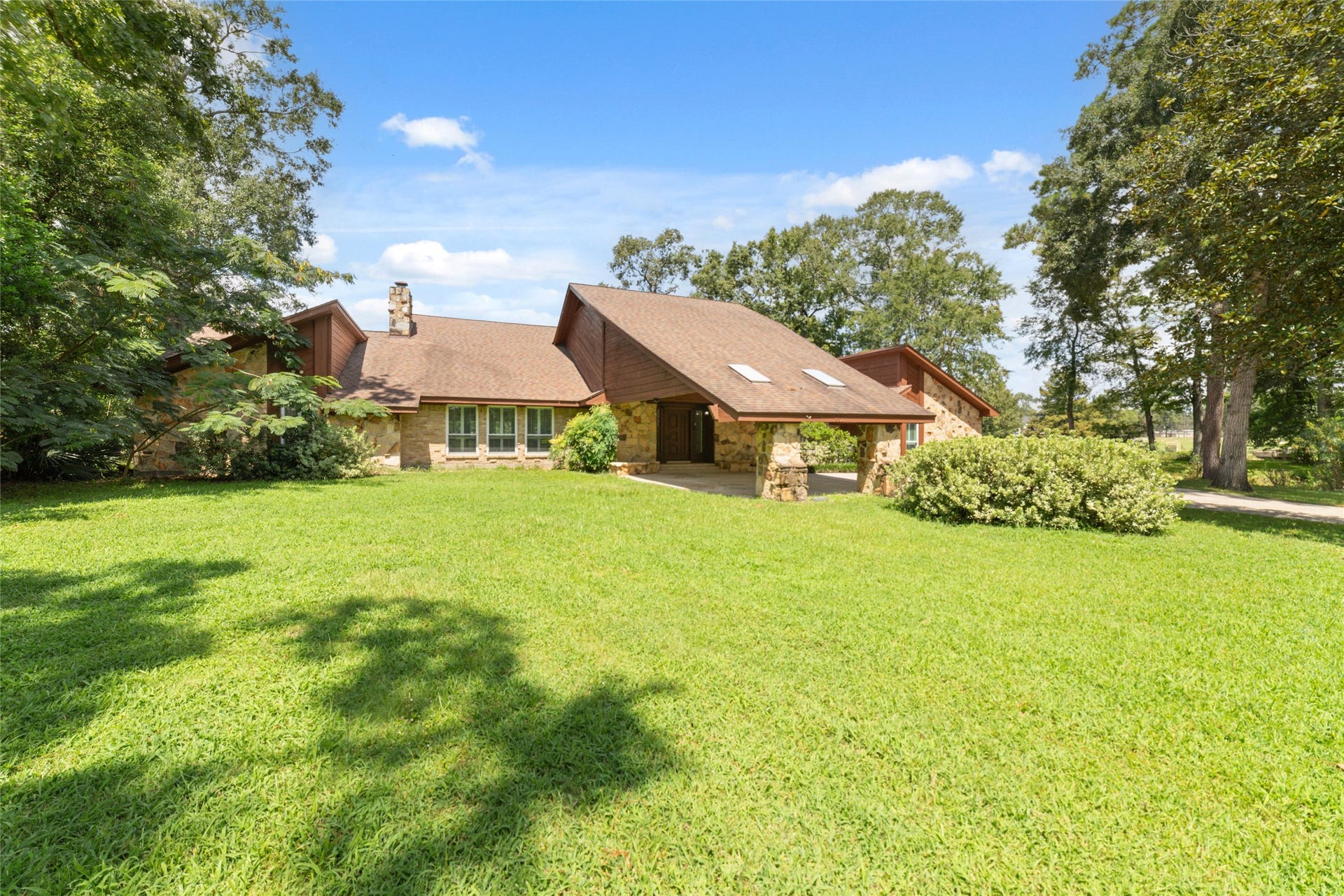 601 Brandon Road, Conroe, TX 77302