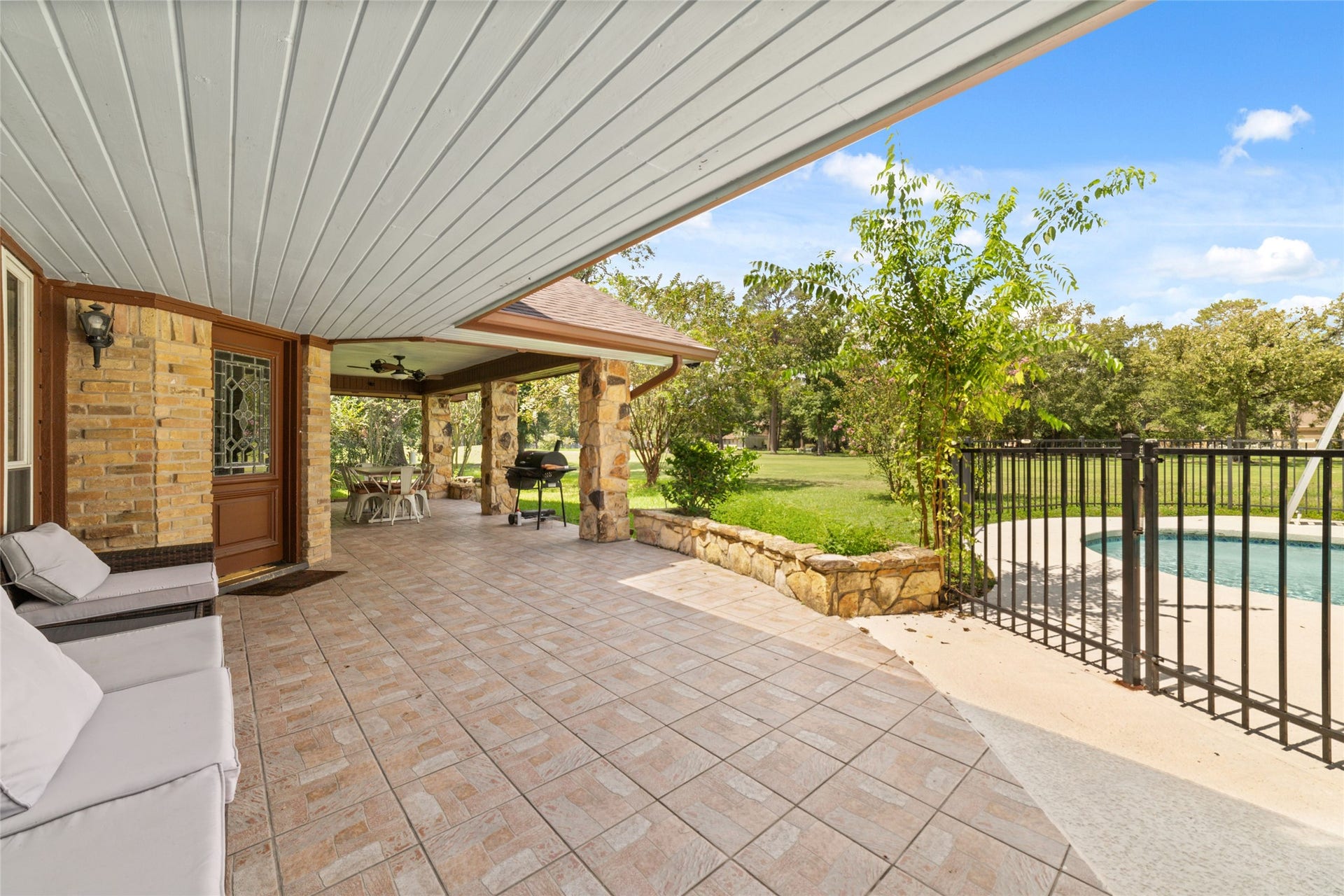601 Brandon Road, Conroe, TX 77302
