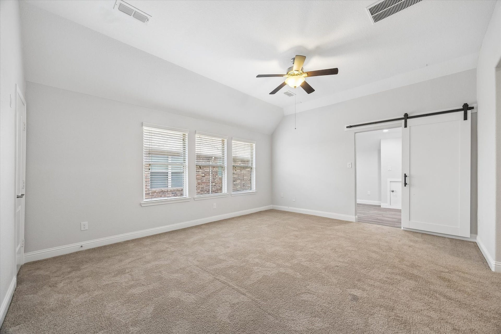 11127 Glasgill Court, Richmond, TX 77407 Large upstairs game room perfect for entertainment or relaxation