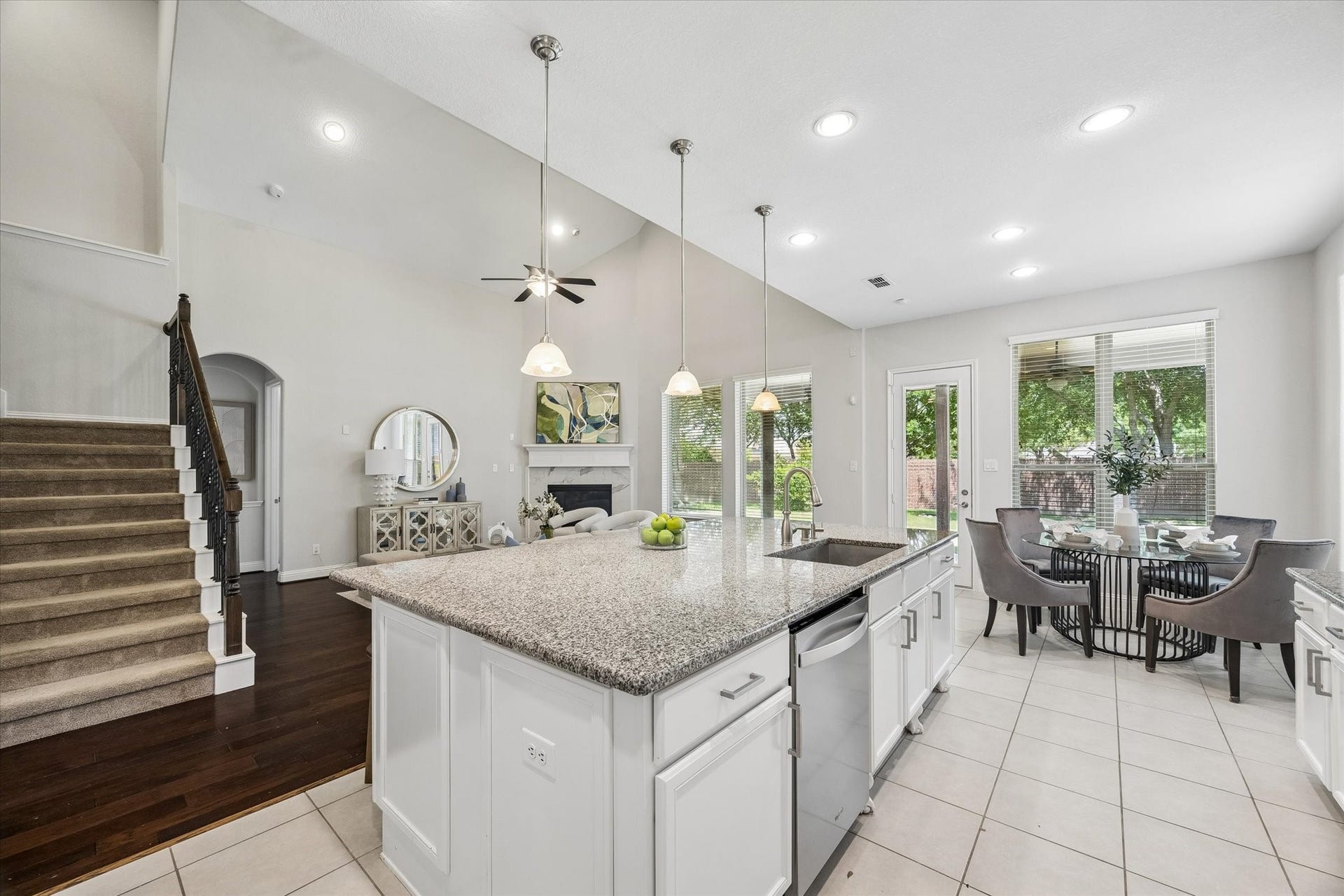 11127 Glasgill Court, Richmond, TX 77407 Open kitchen overlooking the breakfast nook and living room