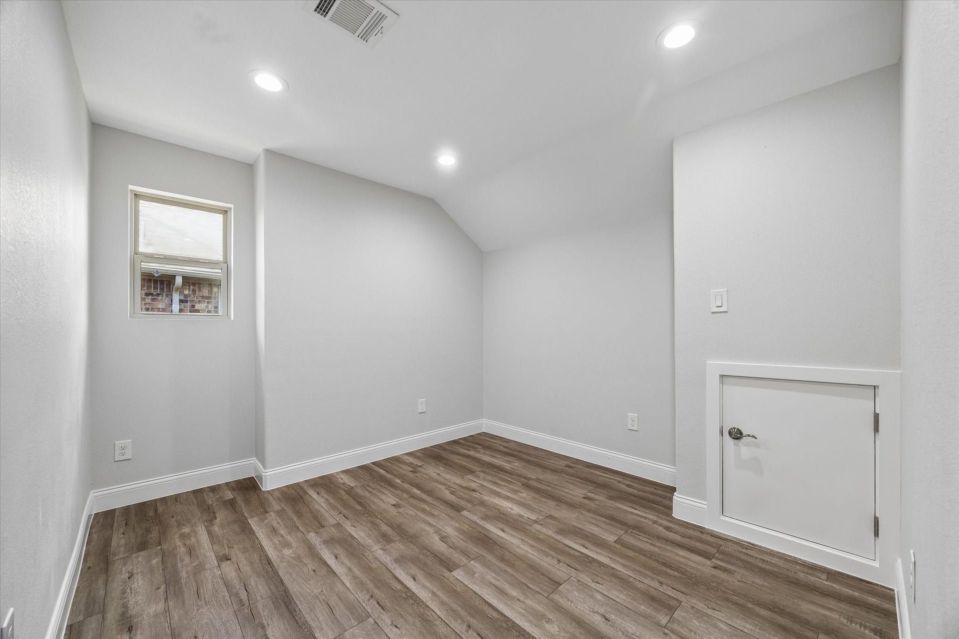 11127 Glasgill Court, Richmond, TX 77407 Flex Room Versatile bonus room ideal for a media room, gym, or hobby space