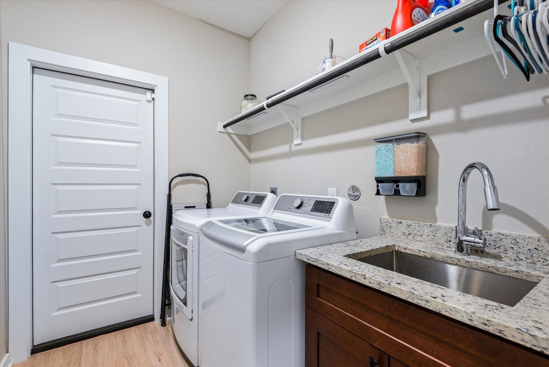Laundry room with sink