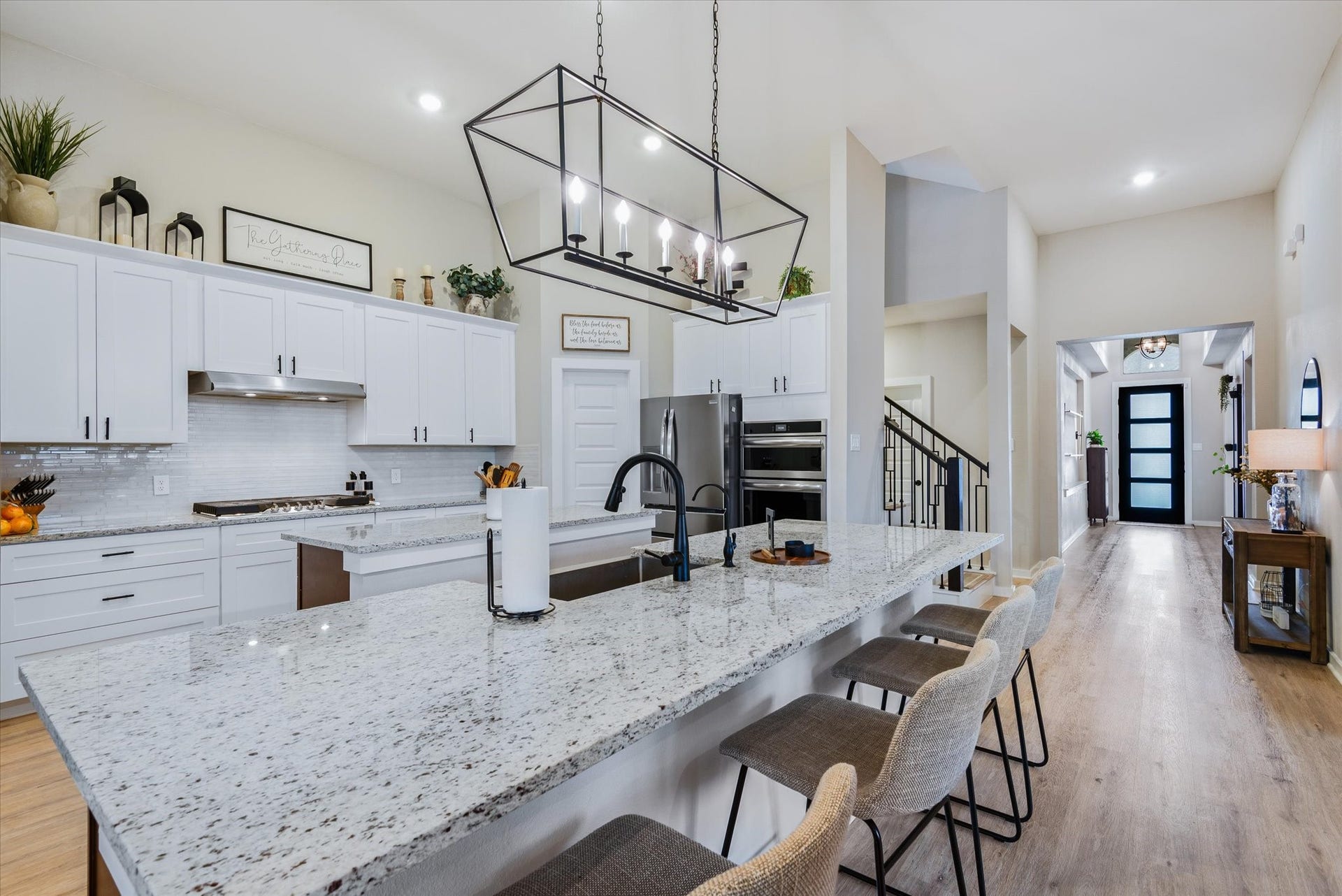 Light/bright kitchen