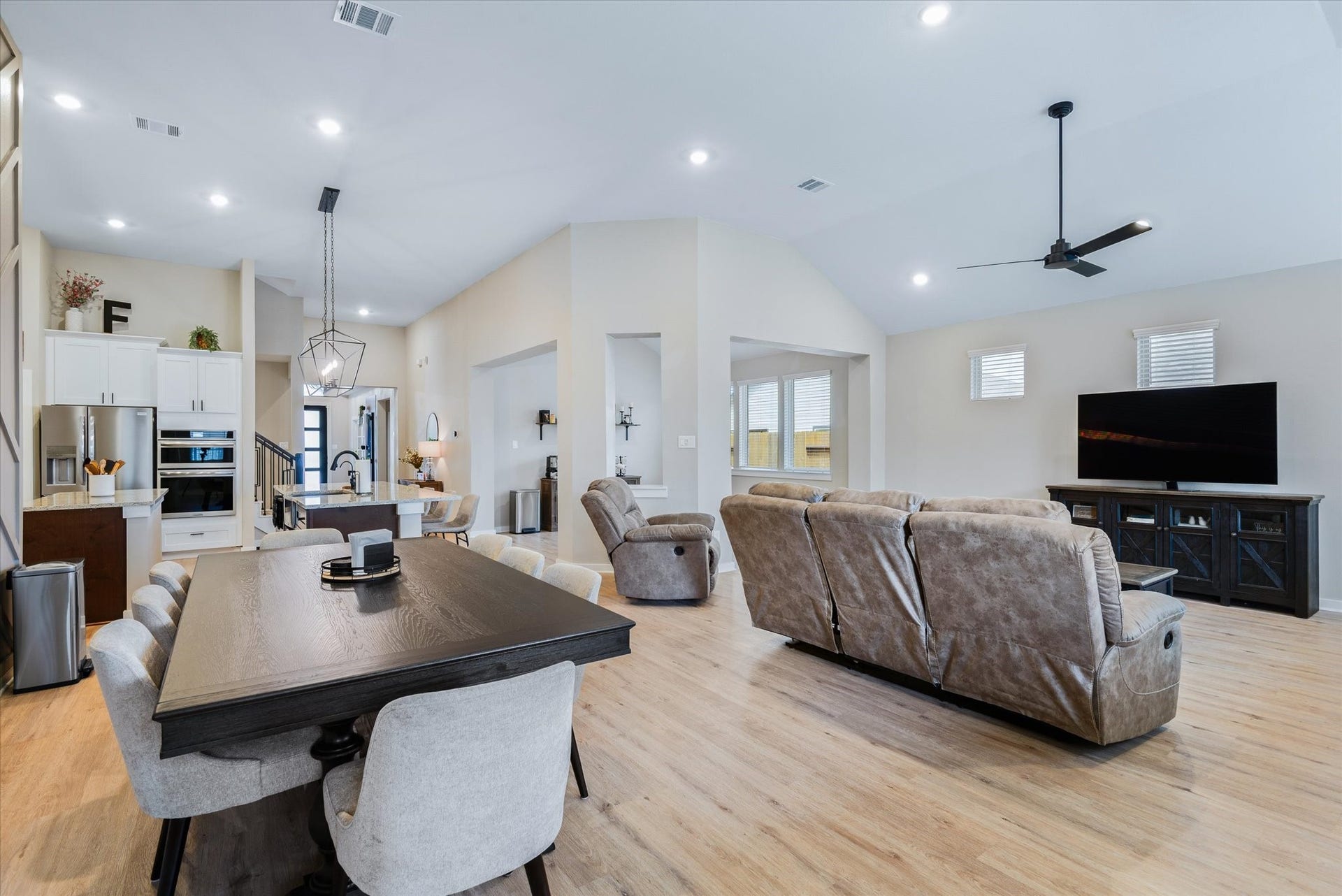 Dining/Living room