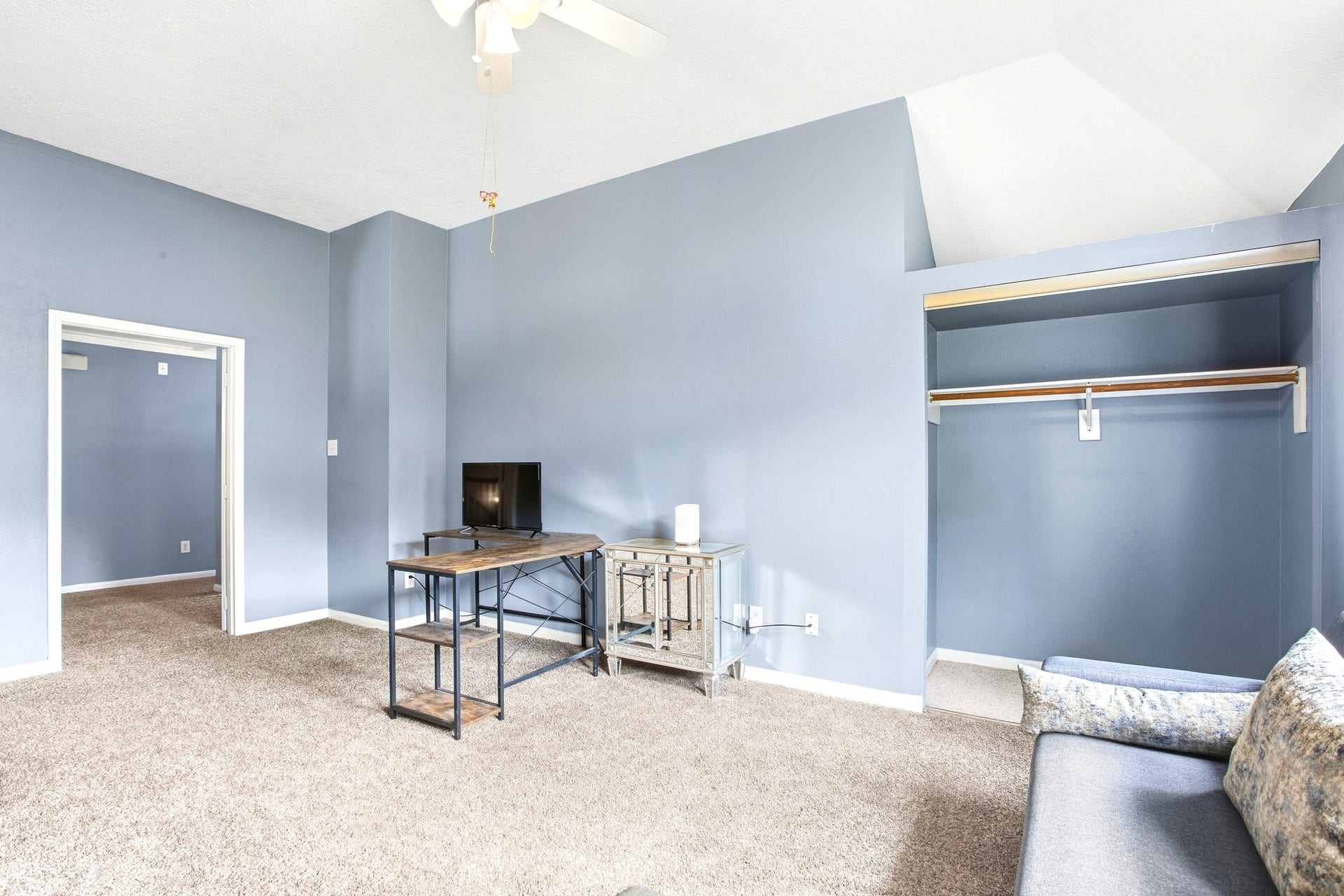 game room with closet