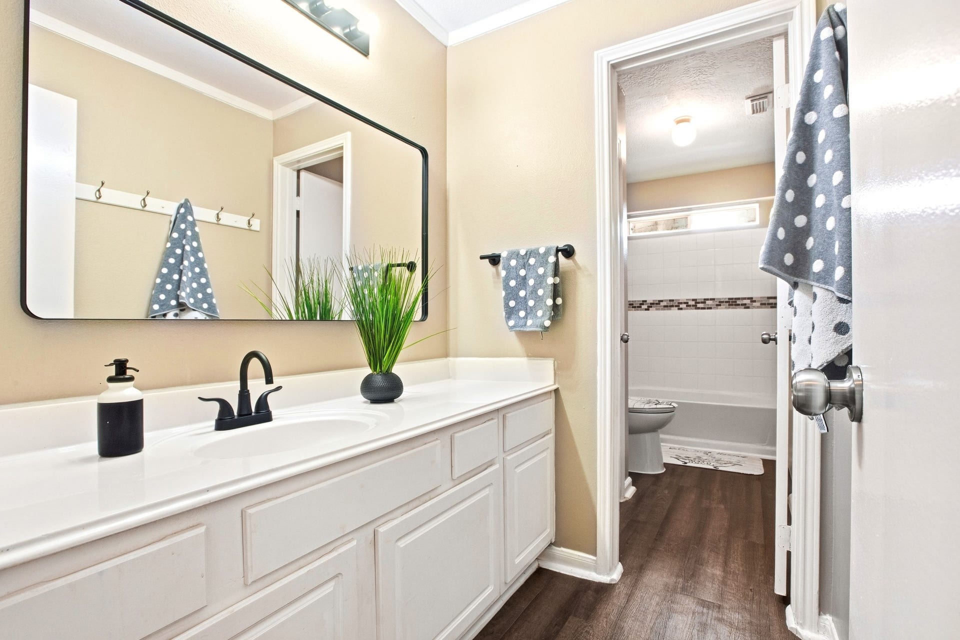 15642 Choke Canyon Drive, Sugar Land, TX 77498