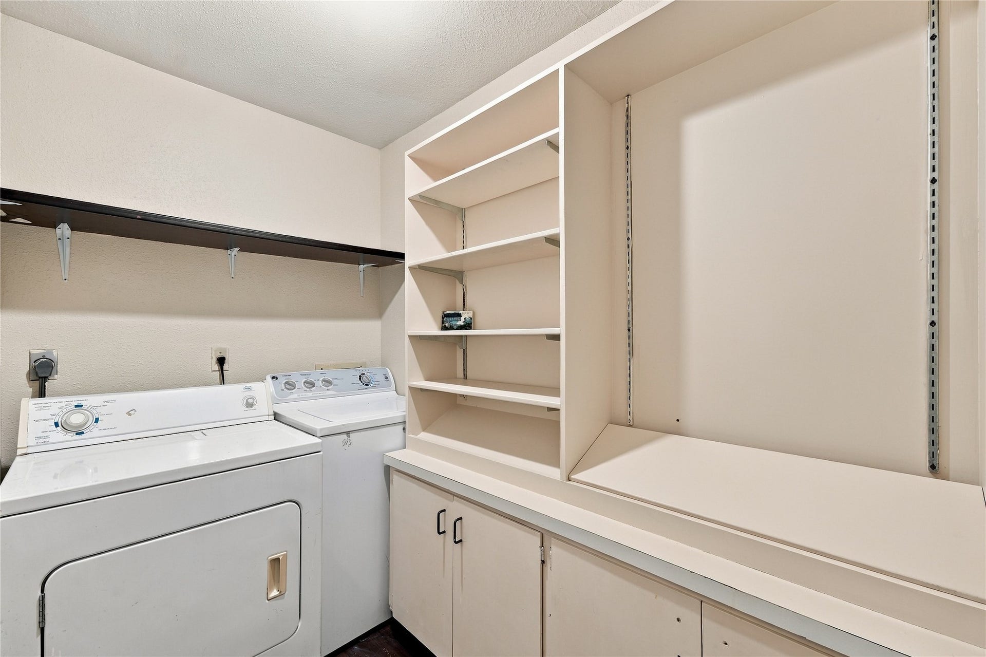 6500 Sands Point Drive, #708, Houston, TX 77074 6500 Sands Point Drive, #708, Houston, TX 77074