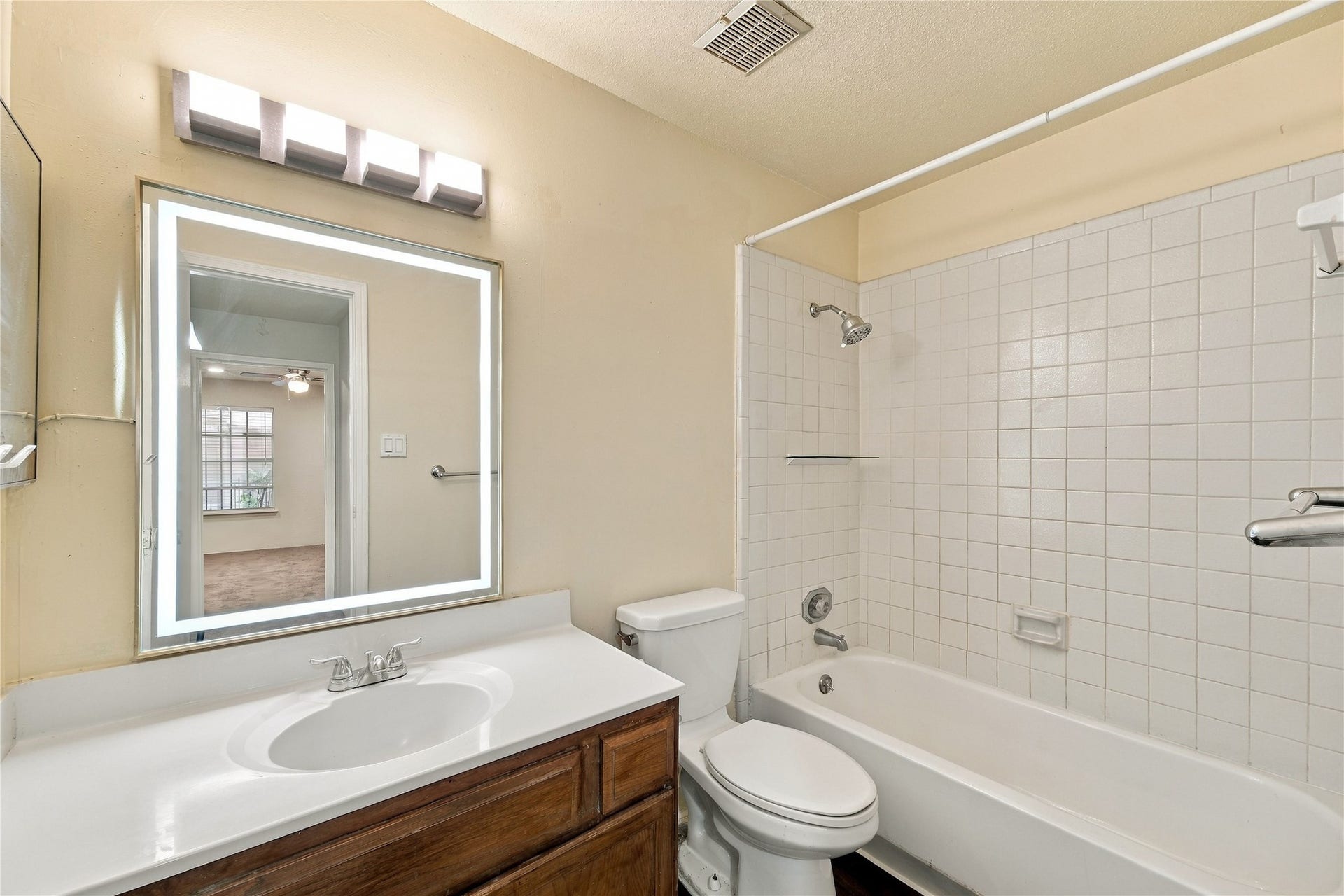 6500 Sands Point Drive, #708, Houston, TX 77074 6500 Sands Point Drive, #708, Houston, TX 77074
