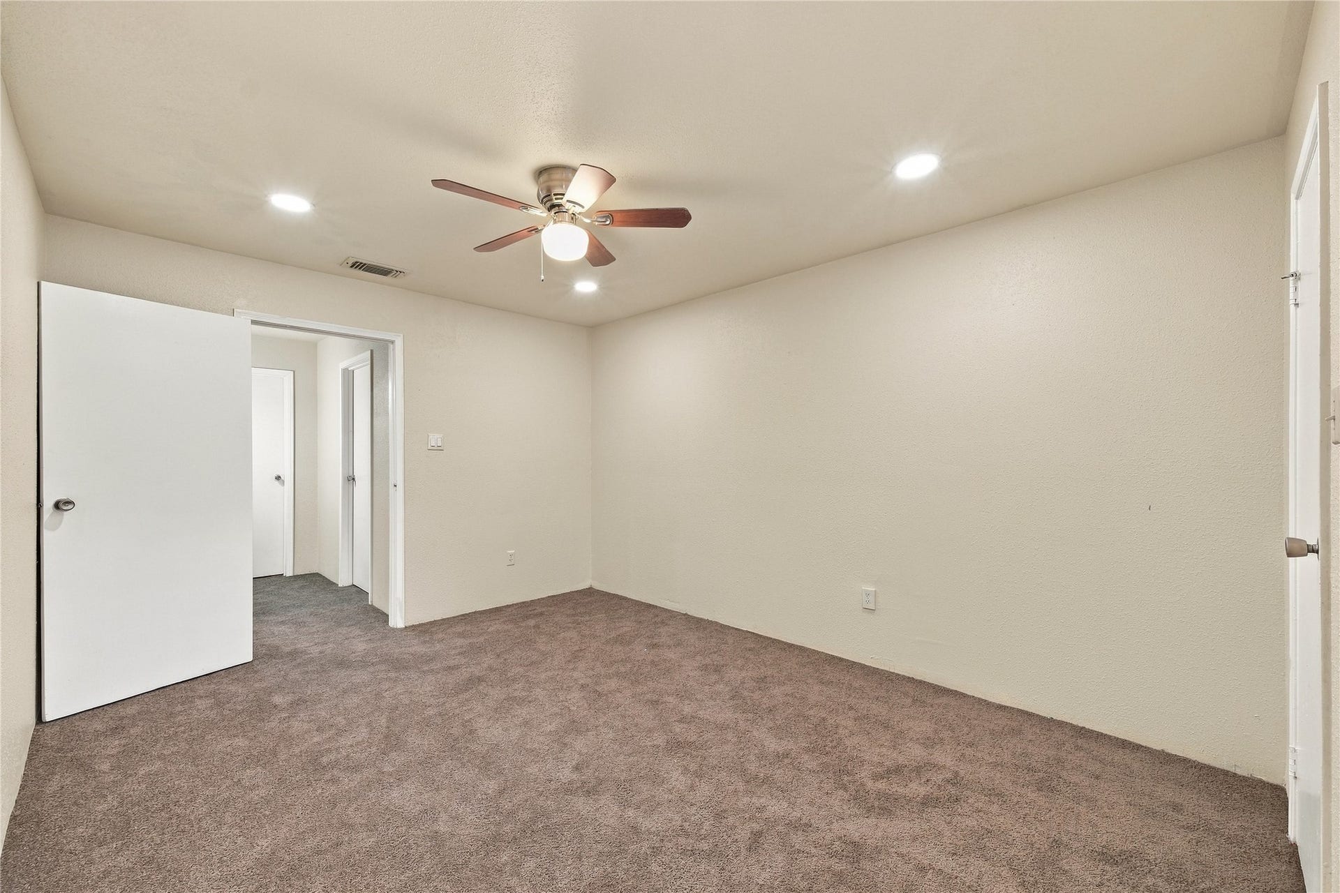6500 Sands Point Drive, #708, Houston, TX 77074 6500 Sands Point Drive, #708, Houston, TX 77074