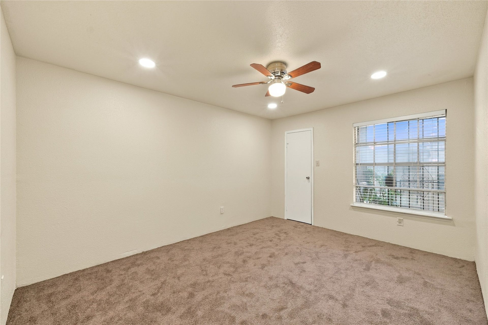 6500 Sands Point Drive, #708, Houston, TX 77074 6500 Sands Point Drive, #708, Houston, TX 77074