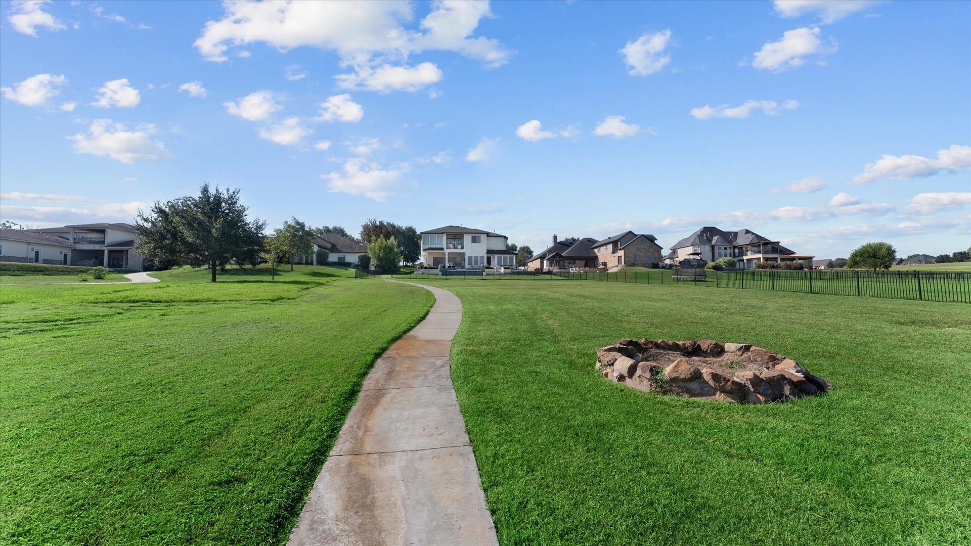 18964 Harbor Side Boulevard, Montgomery, TX 77356