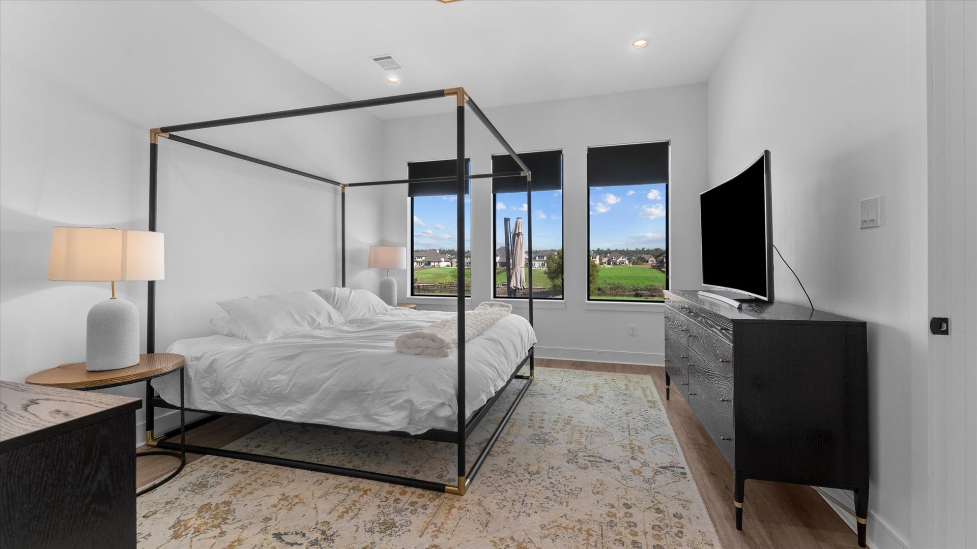 Downstairs bedroom with its own ensuite bathroom.