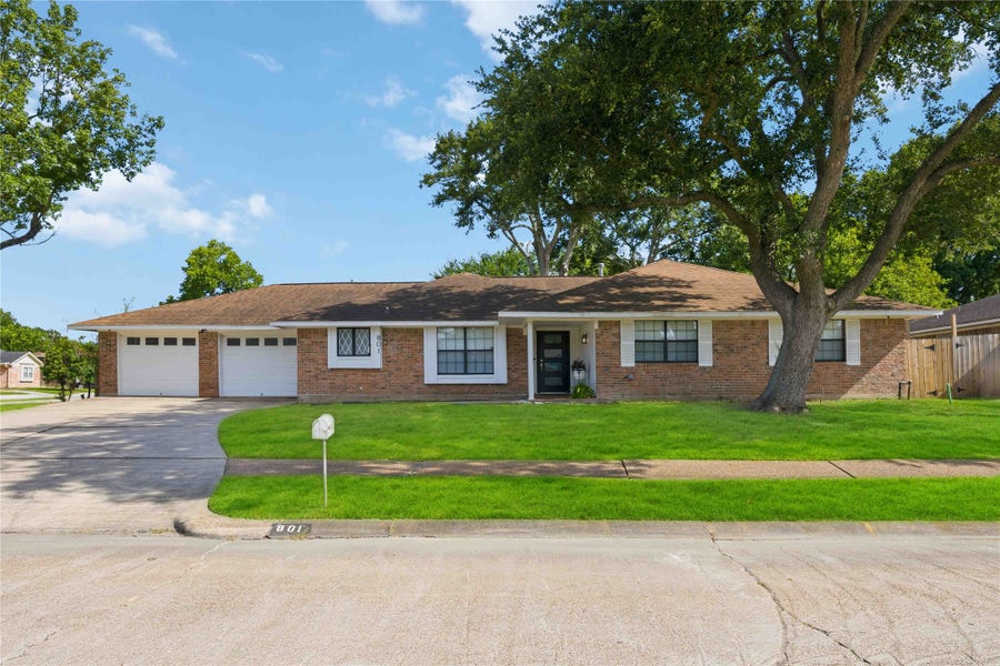 Property photo for 801 Friars Lane, Baytown, TX