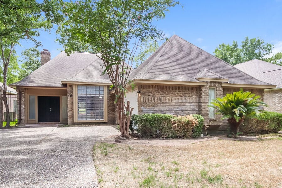 Property photo for 18 Laguna Road, Montgomery, TX