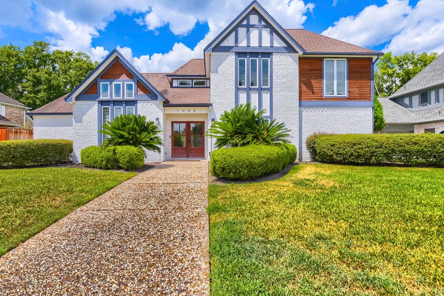 Property photo for 1022 Crossroads Drive, Houston, TX