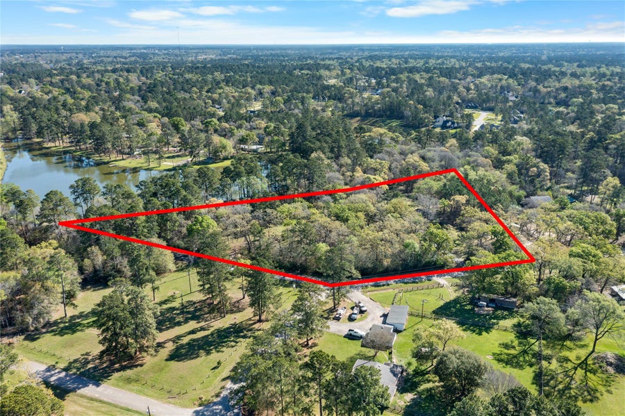 Property photo for 19739 E Lakeshore Drive, Magnolia, TX