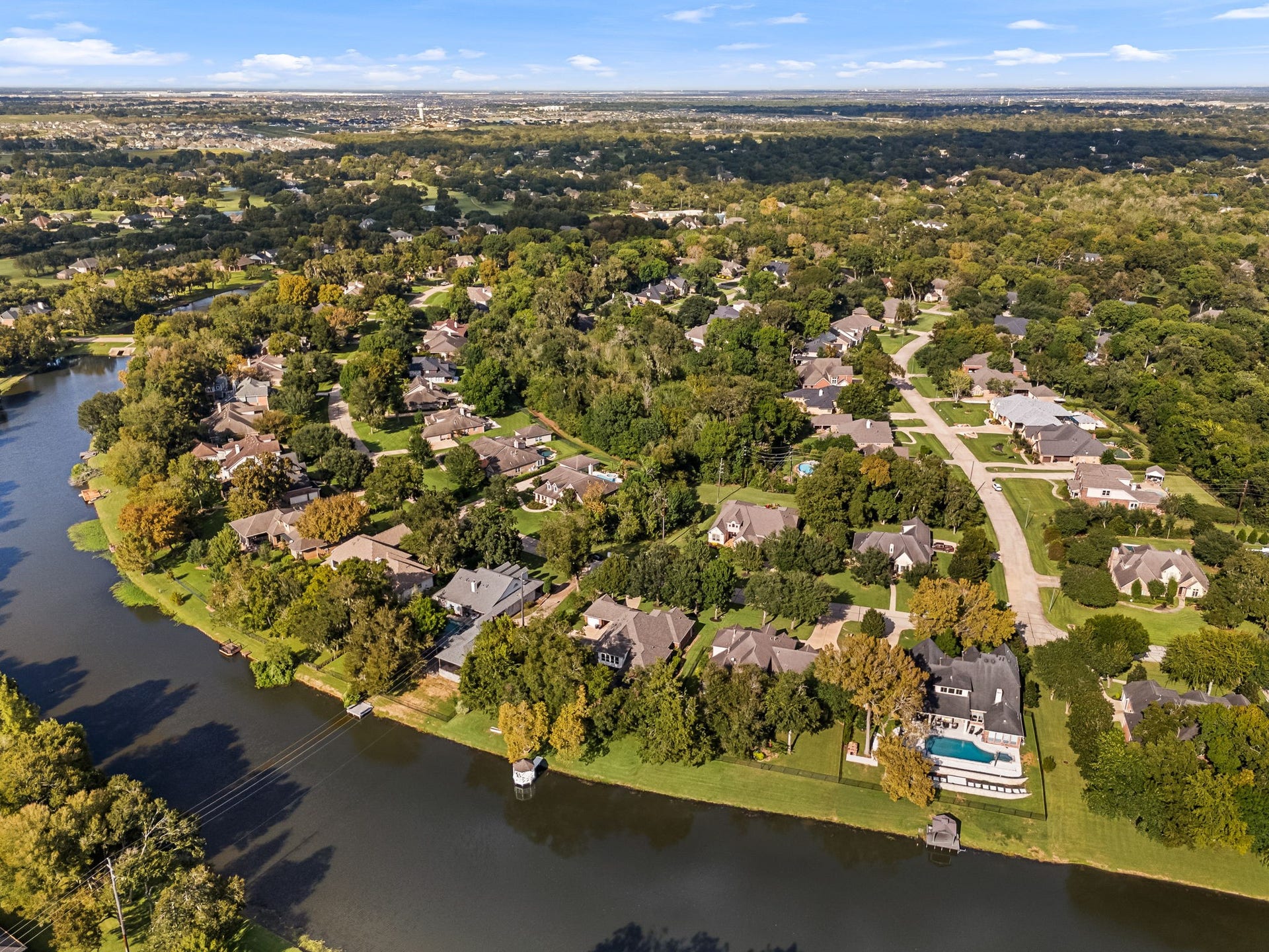 4719 Oxbow Circle W, Fulshear, TX 77441 Gorgeous lakefront home!