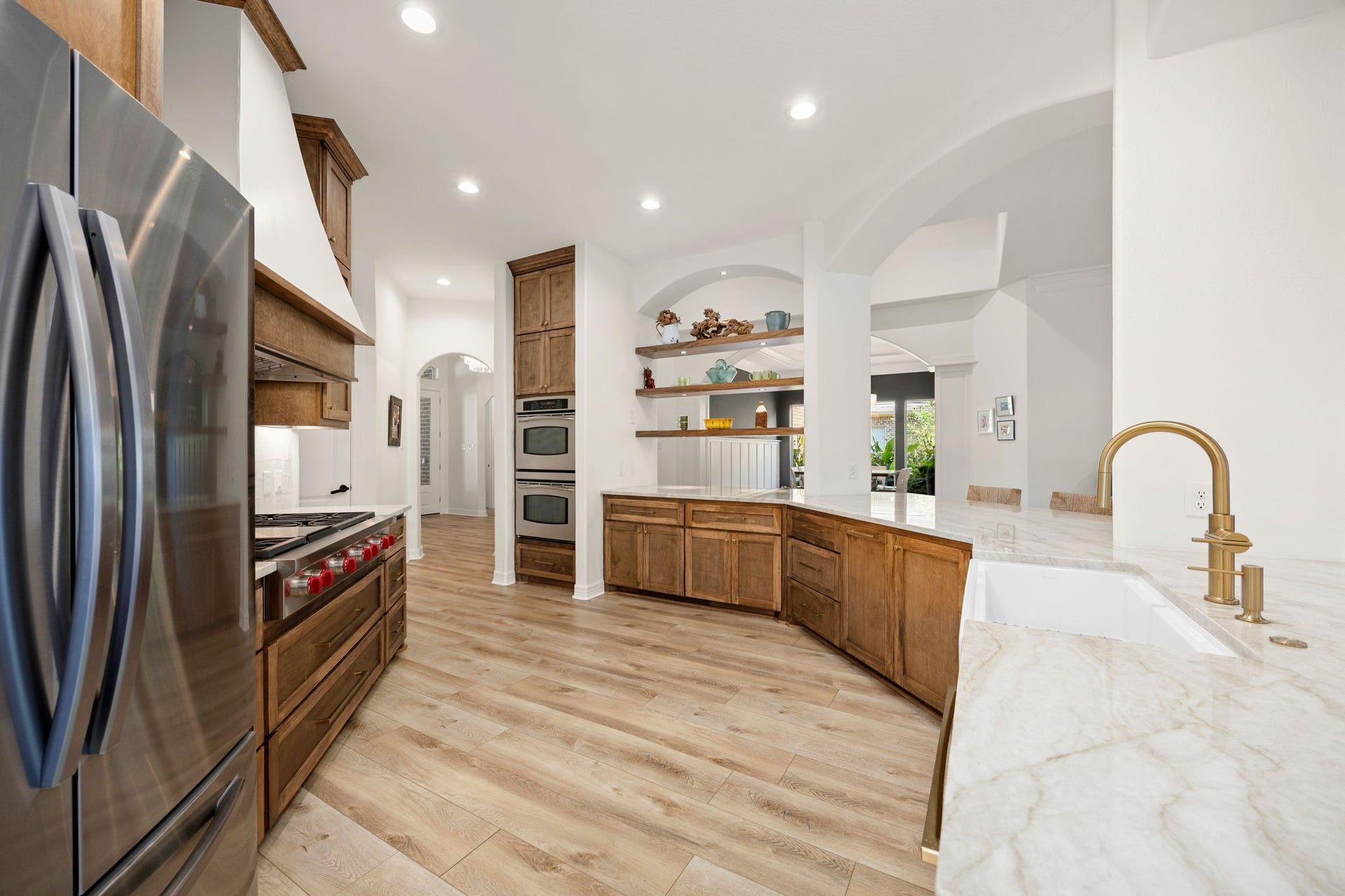4719 Oxbow Circle W, Fulshear, TX 77441 Double Ovens To Tackle All The Cooking Over The Holidays or Family Gatherings