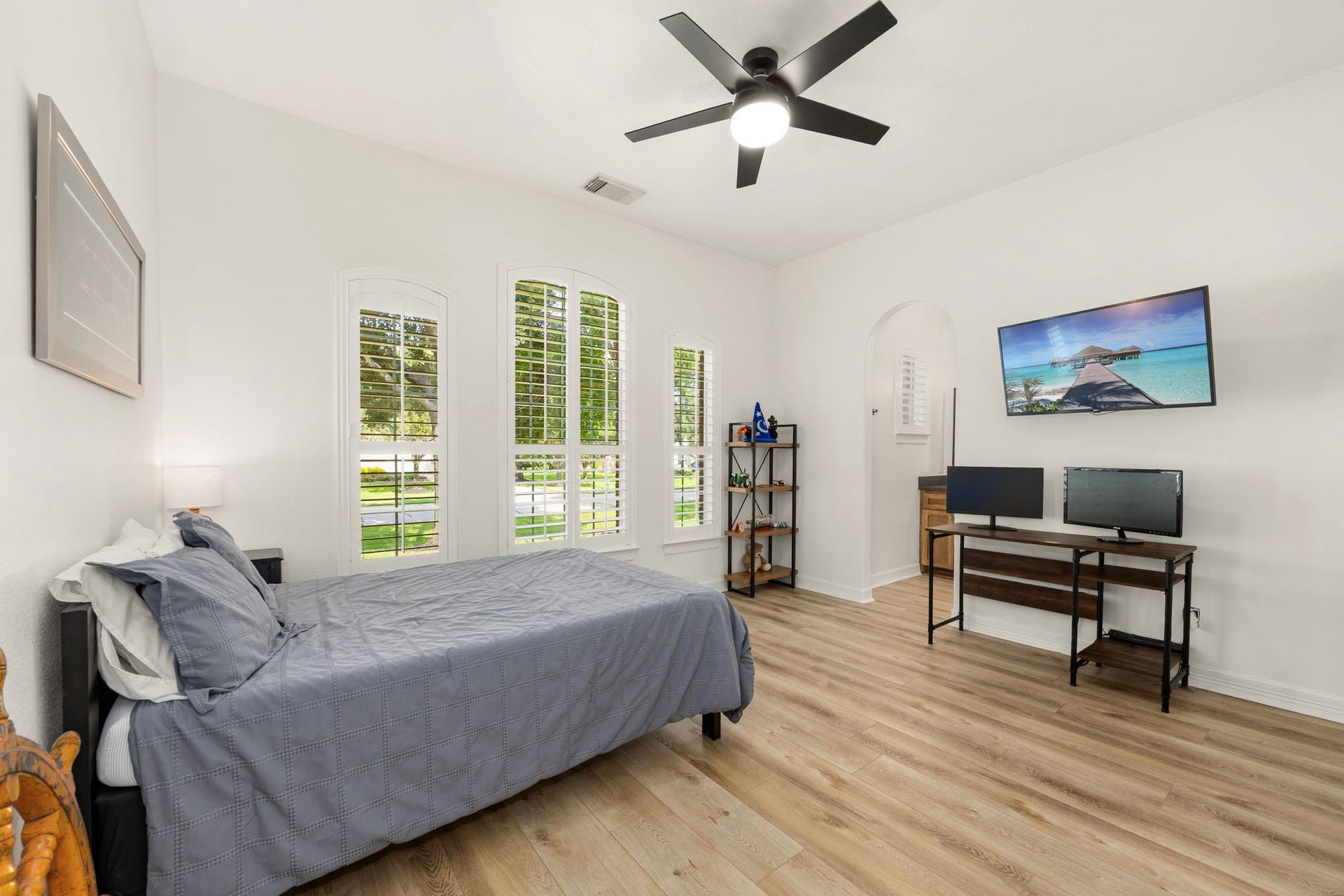 4719 Oxbow Circle W, Fulshear, TX 77441 Guest Bedroom #2 With Walk-In Closet and Updated Jack-and-Jill Bath.