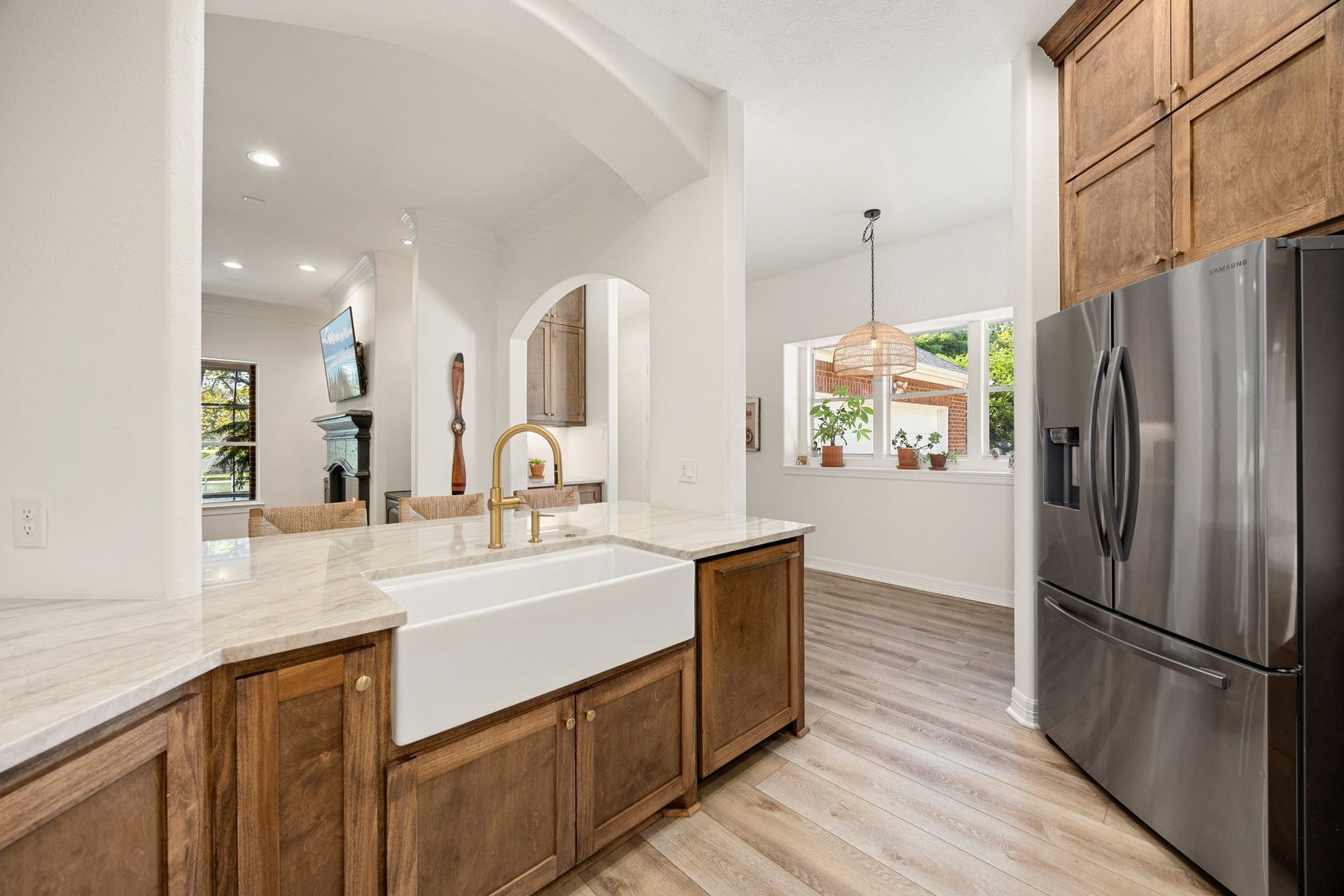 4719 Oxbow Circle W, Fulshear, TX 77441 Large Farm-Style Sink