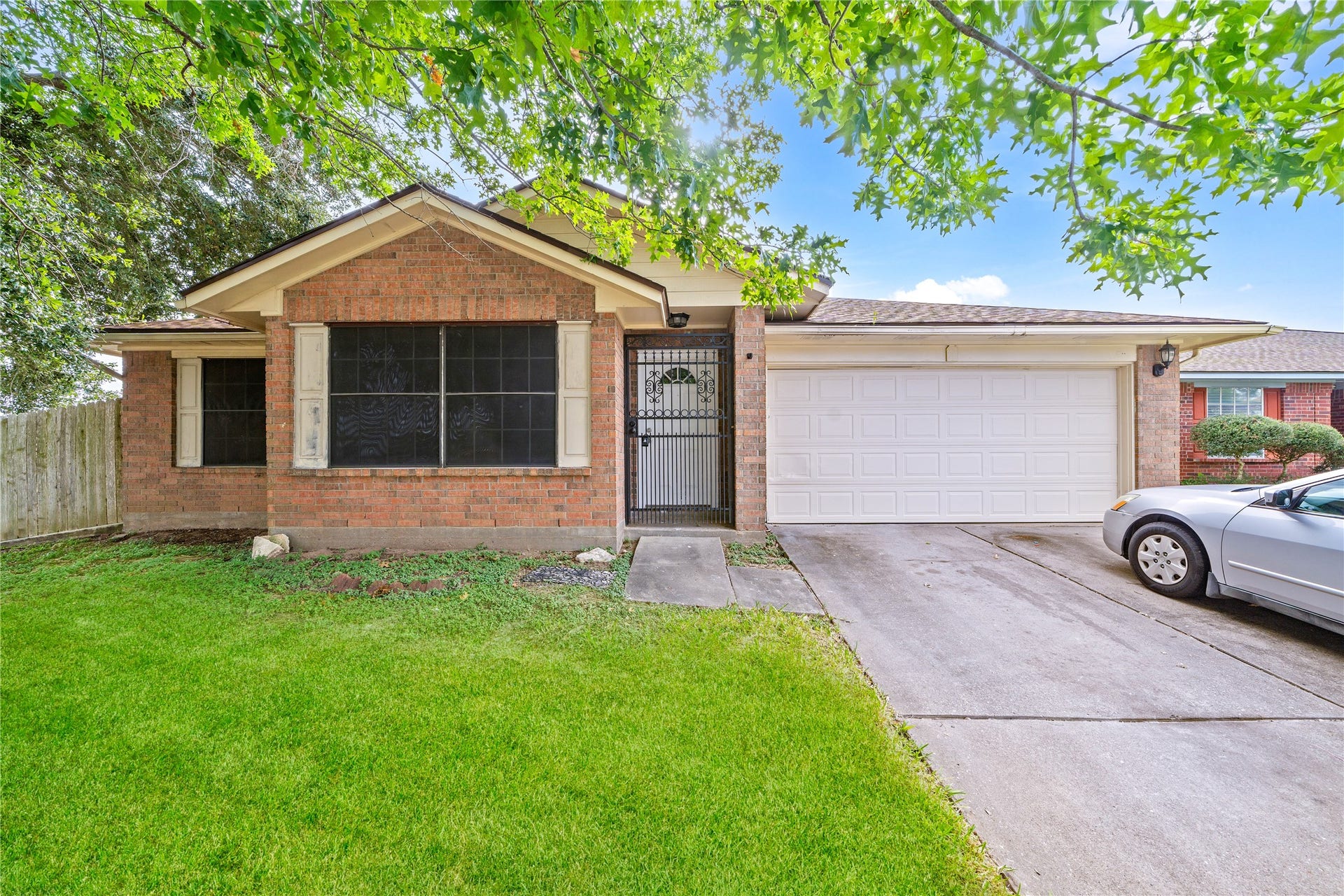 10950 Linden Gate Drive, Houston, TX 77075