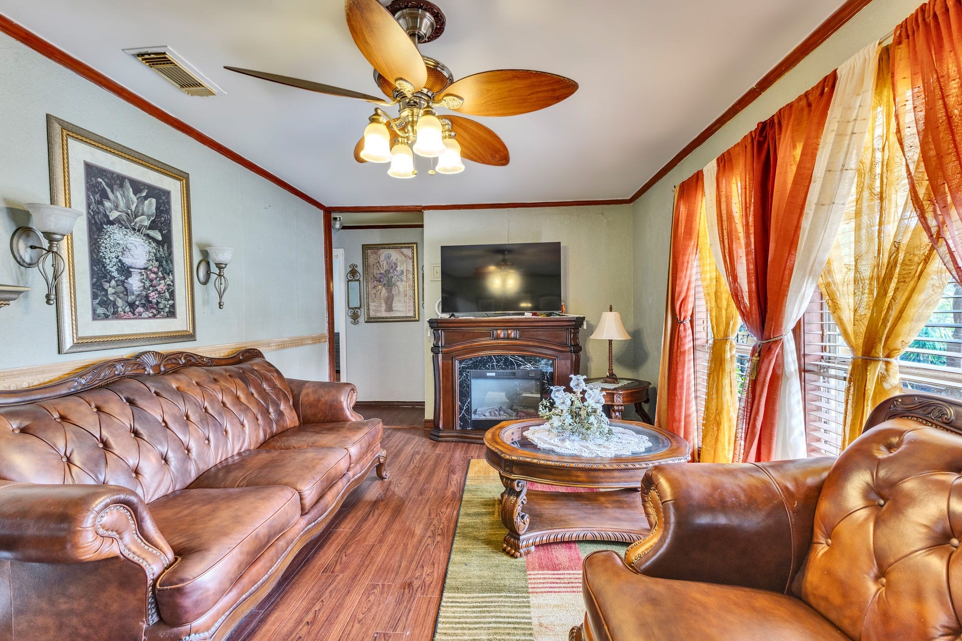 307 Azalea Street, Lake Jackson, TX 77566