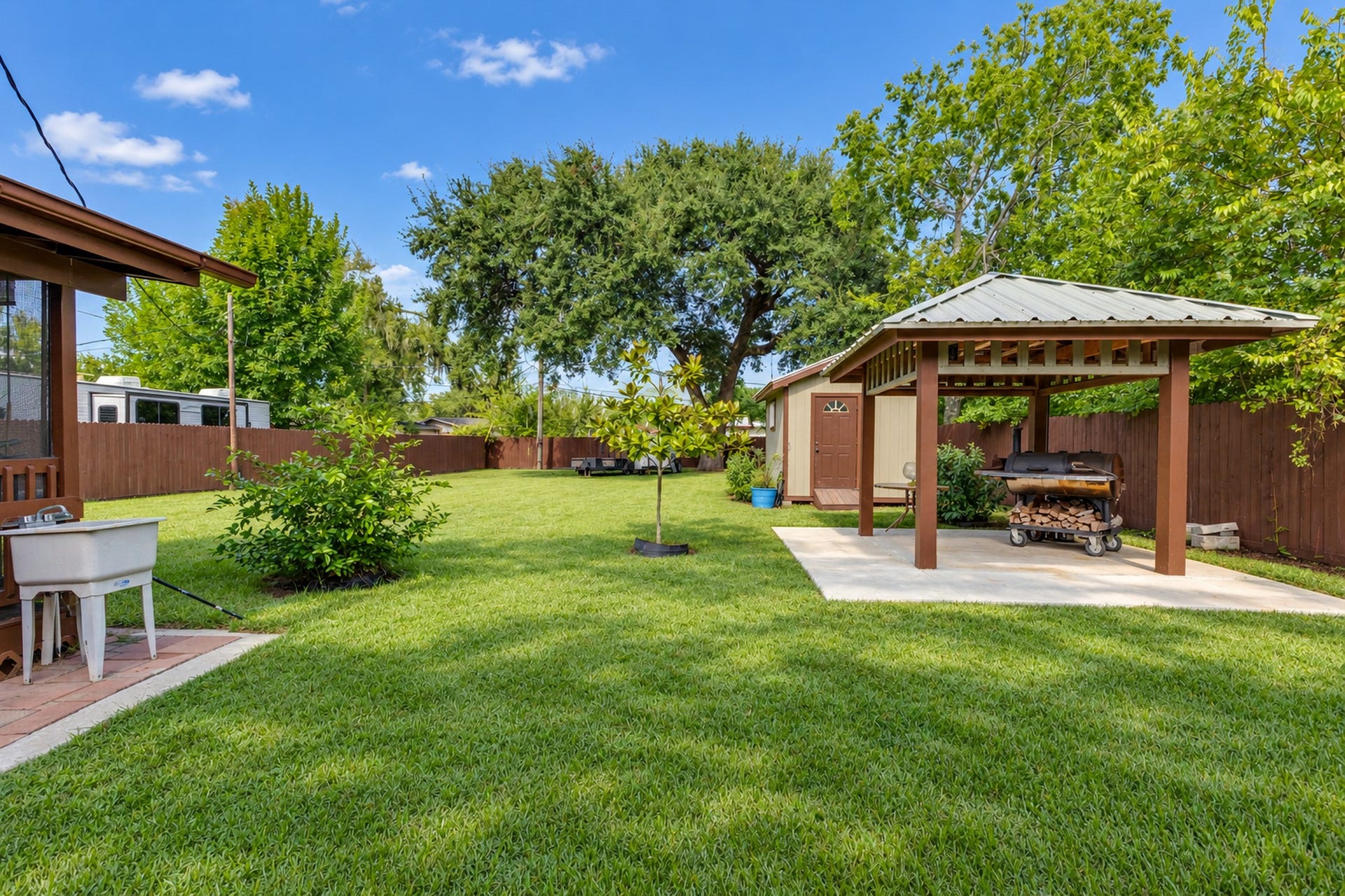 307 Azalea Street, Lake Jackson, TX 77566