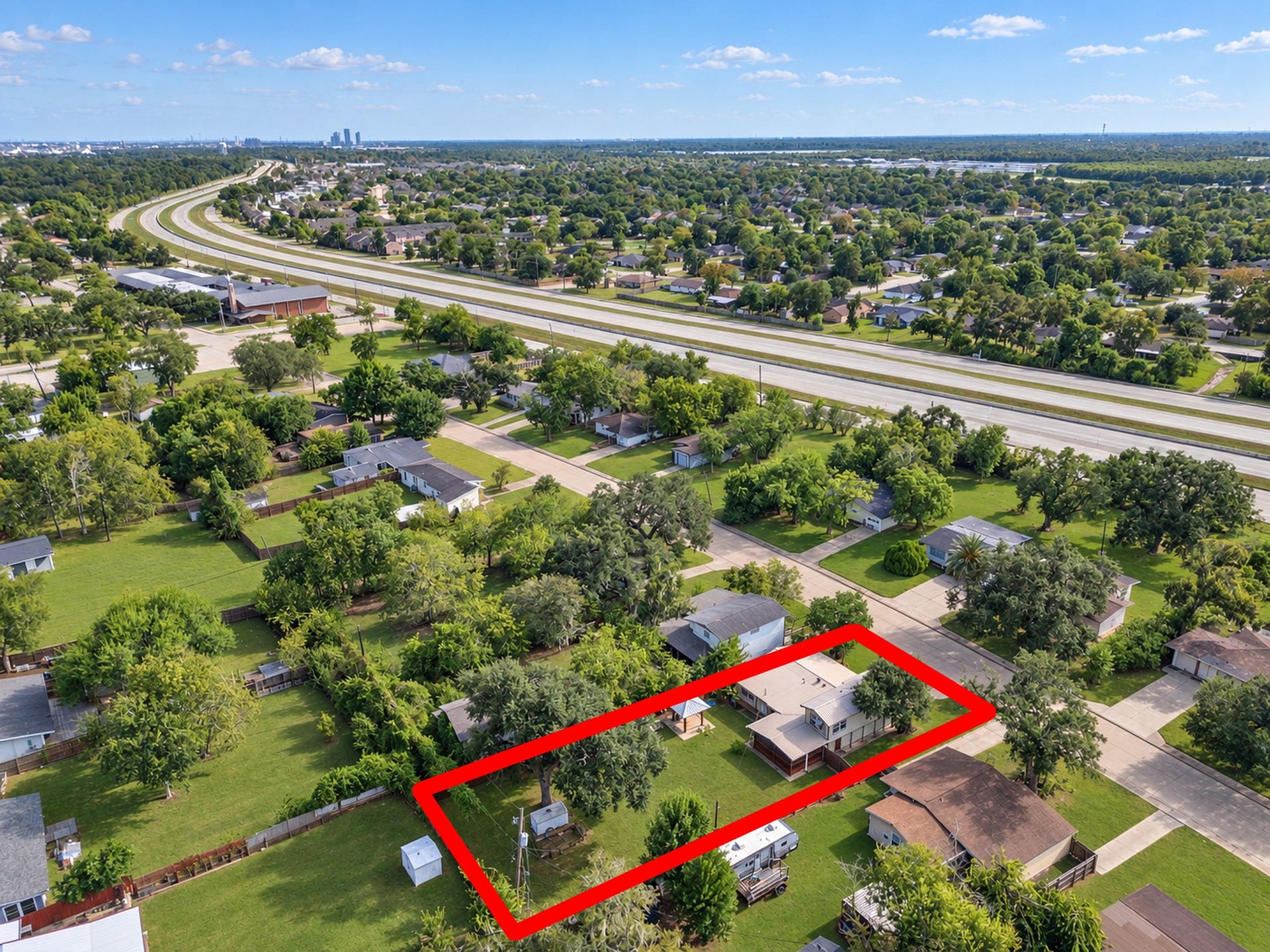 307 Azalea Street, Lake Jackson, TX 77566