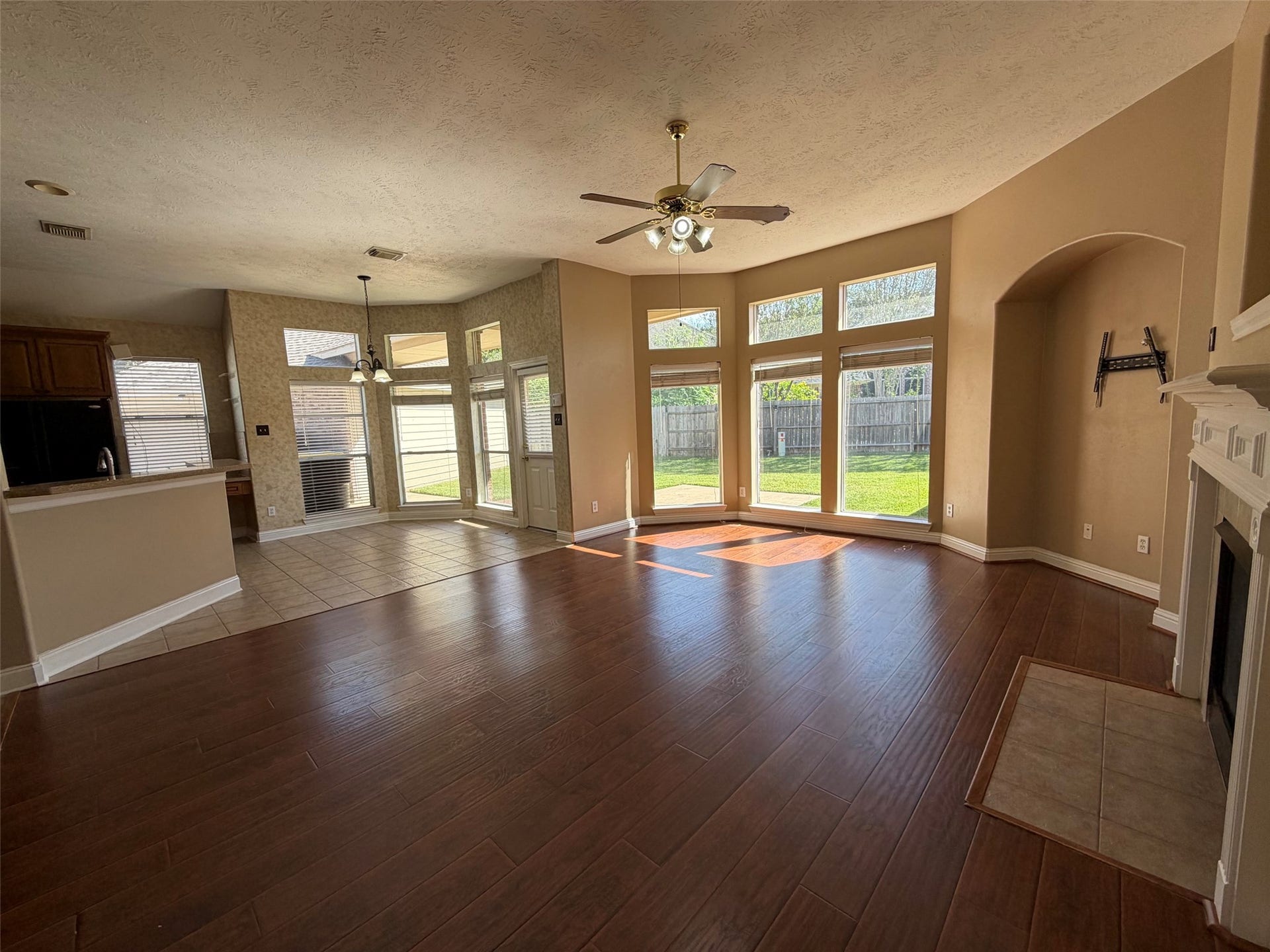 3303 Thistlegrove Lane, Sugar Land, TX 77498 3303 Thistlegrove Lane, Sugar Land, TX 77498