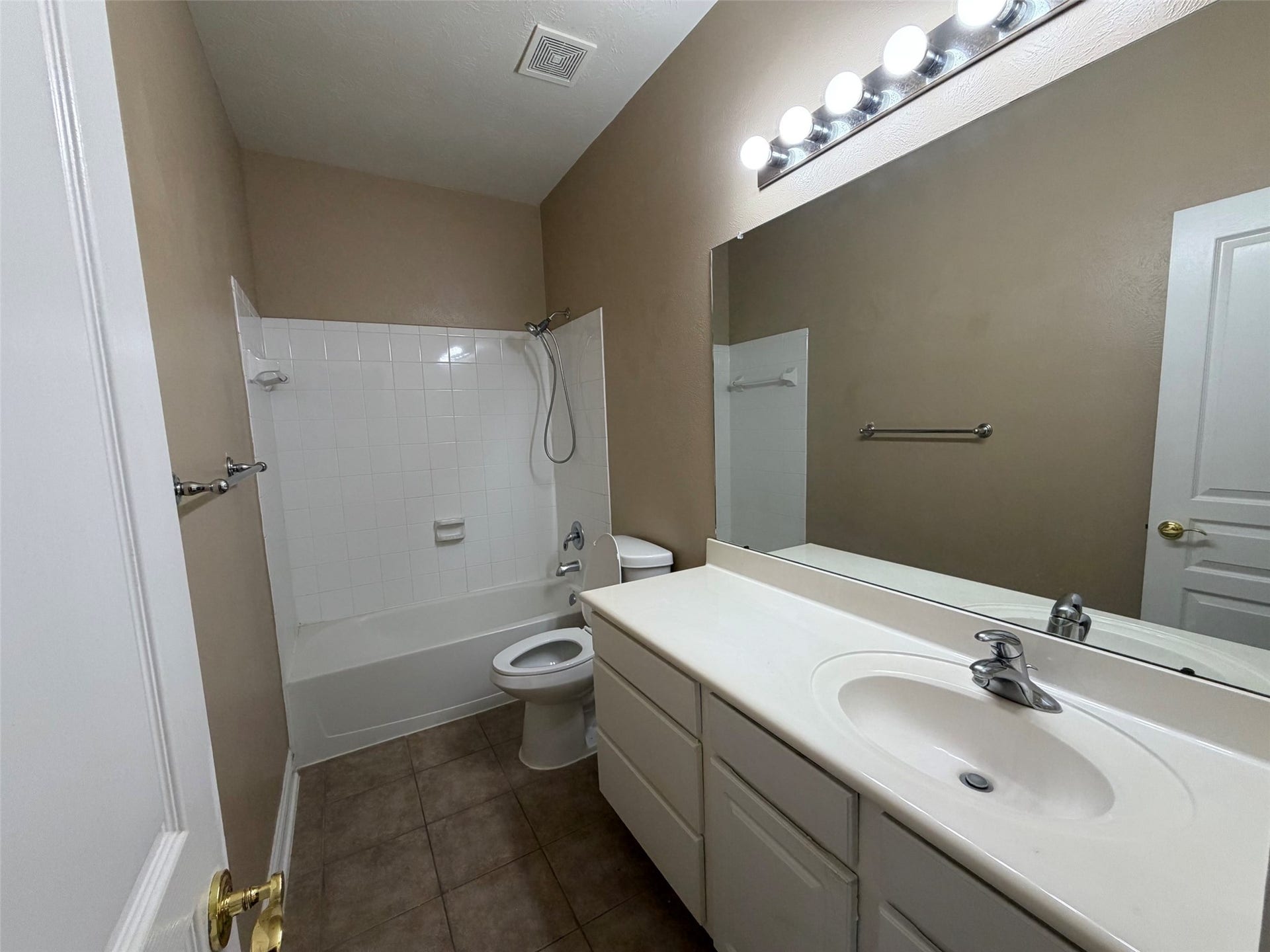 3303 Thistlegrove Lane, Sugar Land, TX 77498 3303 Thistlegrove Lane, Sugar Land, TX 77498