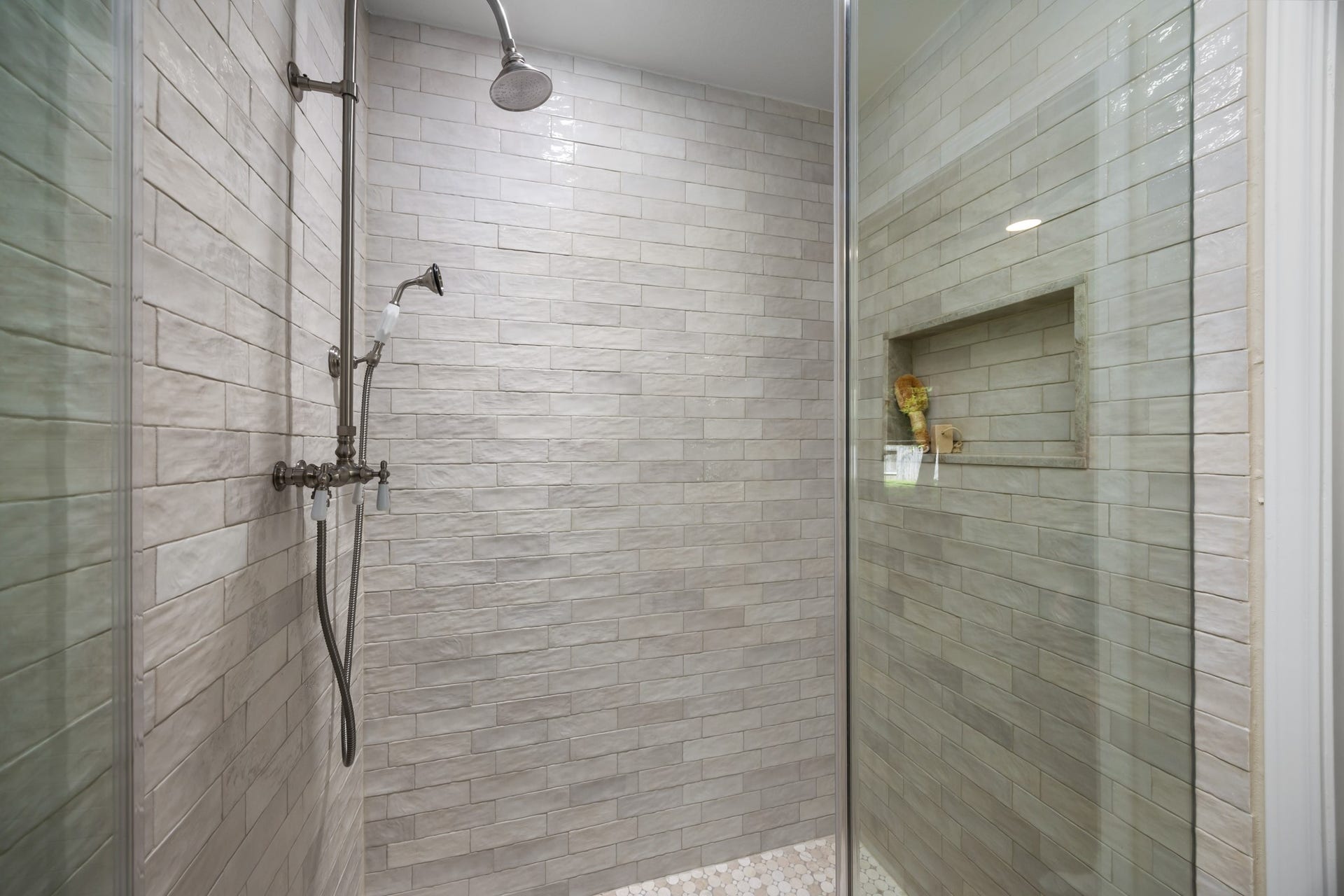 2 Gilded Crest Court, The Woodlands, TX 77382 Primary shower with stunning details.