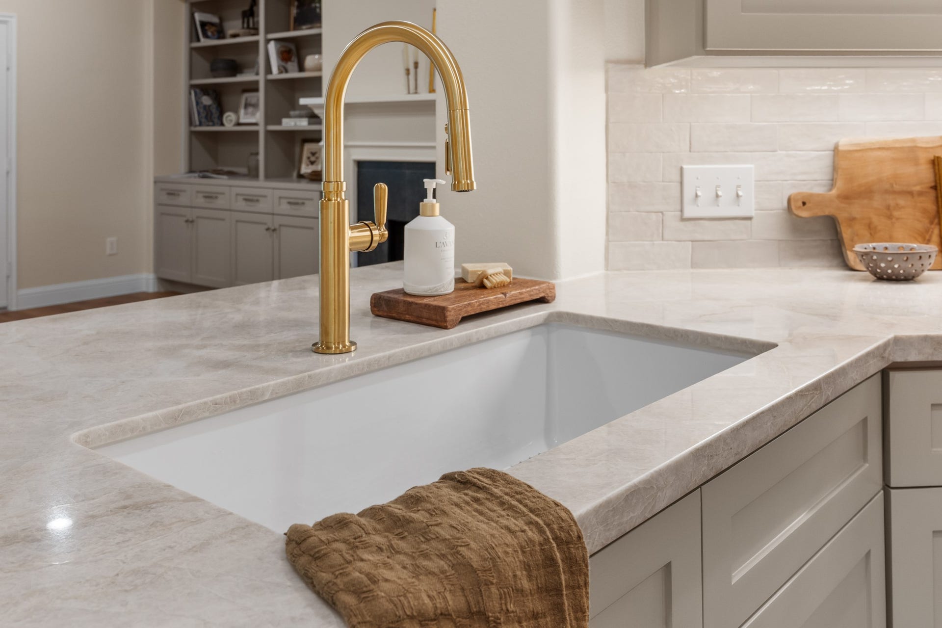 2 Gilded Crest Court, The Woodlands, TX 77382 Farm house sink with updated faucet.