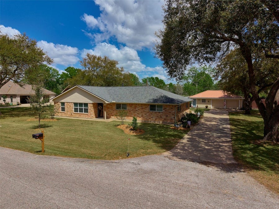 Property photo for 9015 Antonia Street, Needville, TX