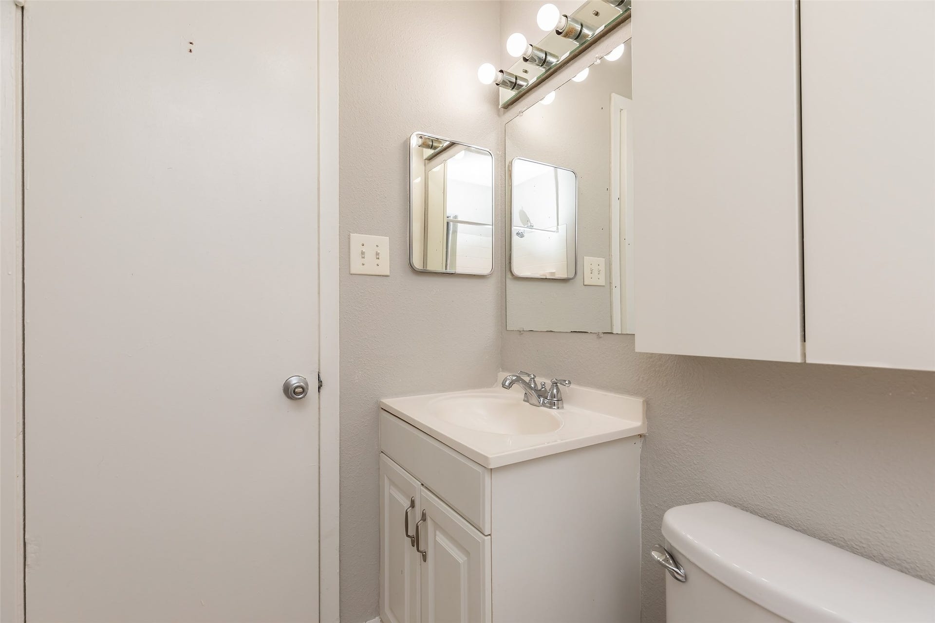425 Emerson Street, #13, Houston, TX 77006 425 Emerson Street, #13, Houston, TX 77006