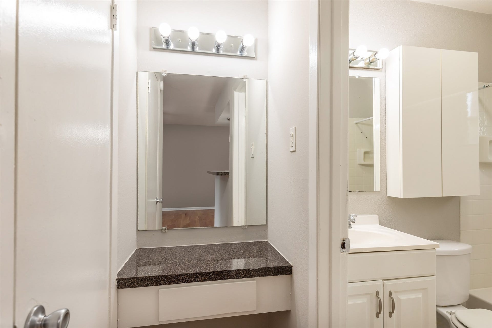 425 Emerson Street, #13, Houston, TX 77006 425 Emerson Street, #13, Houston, TX 77006