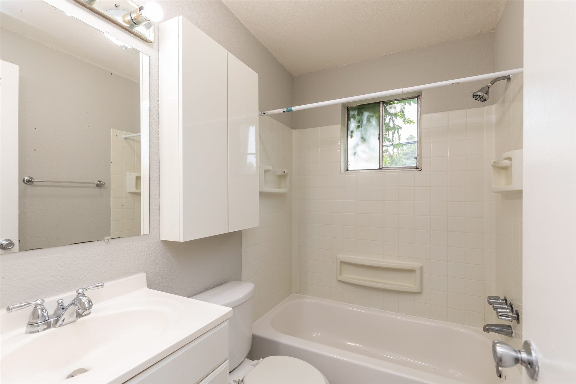 425 Emerson Street, #13, Houston, TX 77006 425 Emerson Street, #13, Houston, TX 77006