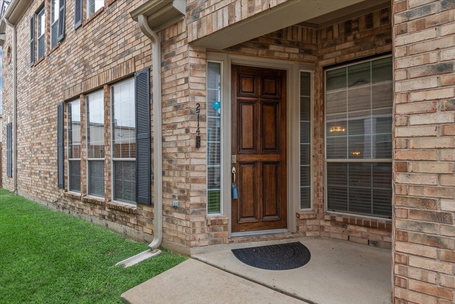 Property photo for 2714 Windy Thicket Lane, Houston, TX
