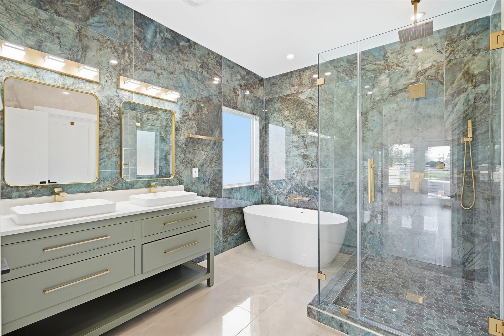 PRIMARY BATH