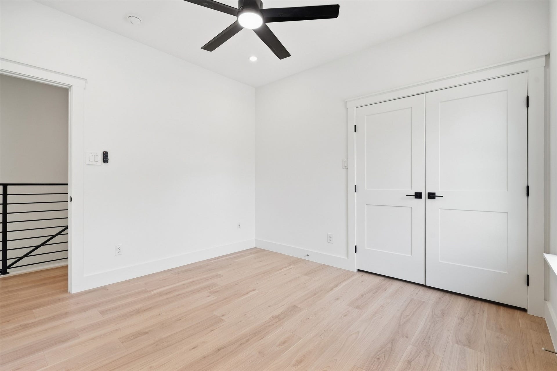 5014 creekmont Drive, Houston, TX 77091