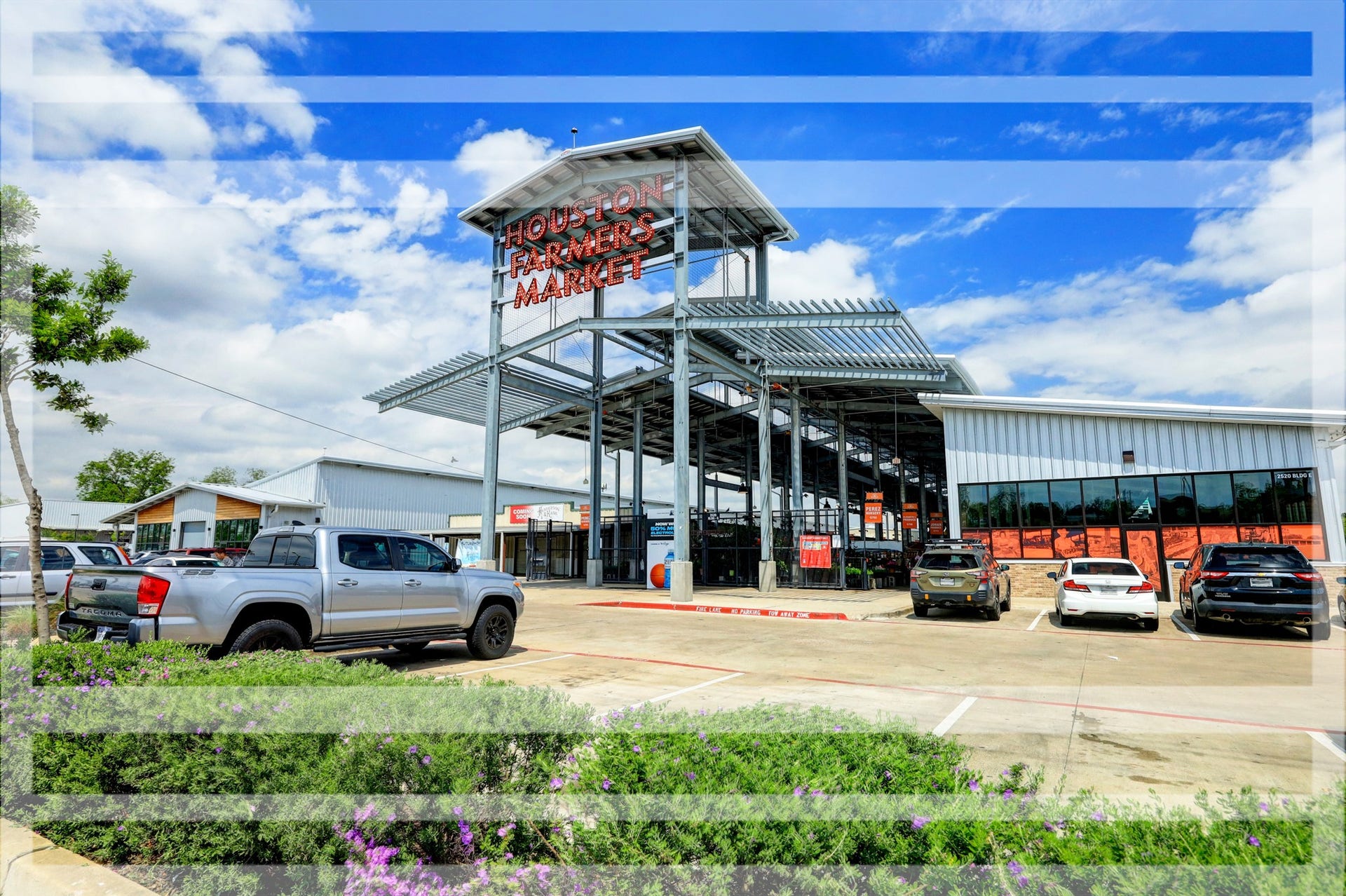 438 W 28th Street, Houston, TX 77008 Enjoy an afternoon at the Houston Farmers Market, a short Distance Away!! !