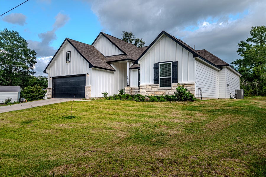 Property photo for 26553 Doe Lane, Hempstead, TX
