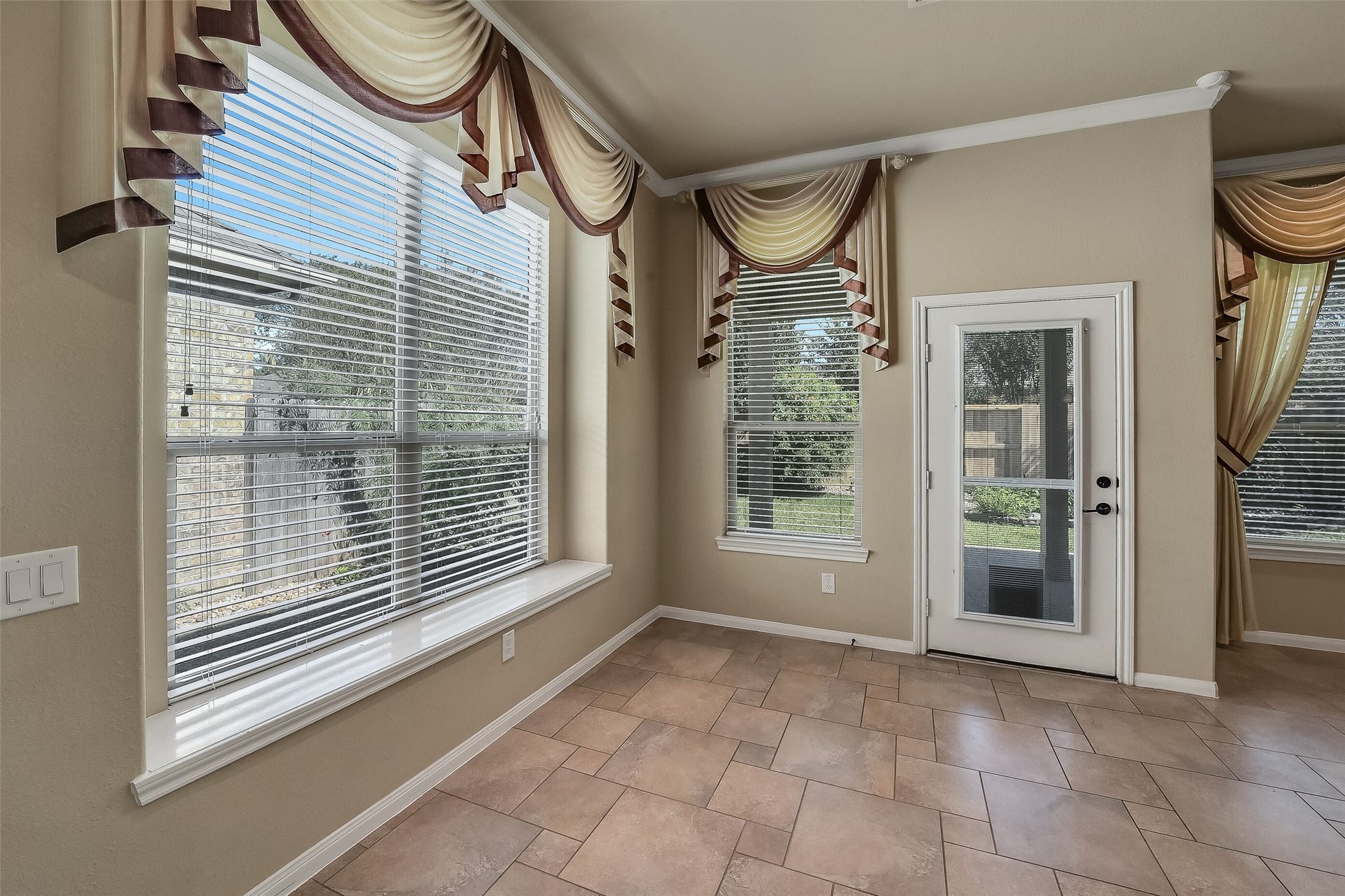16706 Curio Gray Trail, Cypress, TX 77433 16706 Curio Gray Trail, Cypress, TX 77433