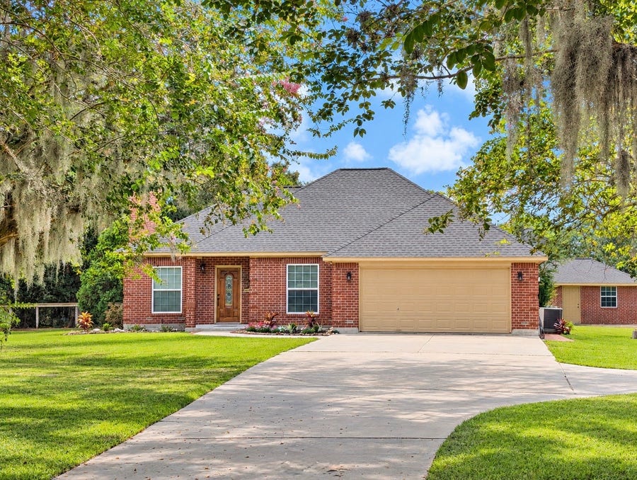 Property photo for 531 Jimmy Phillips Boulevard, Angleton, TX