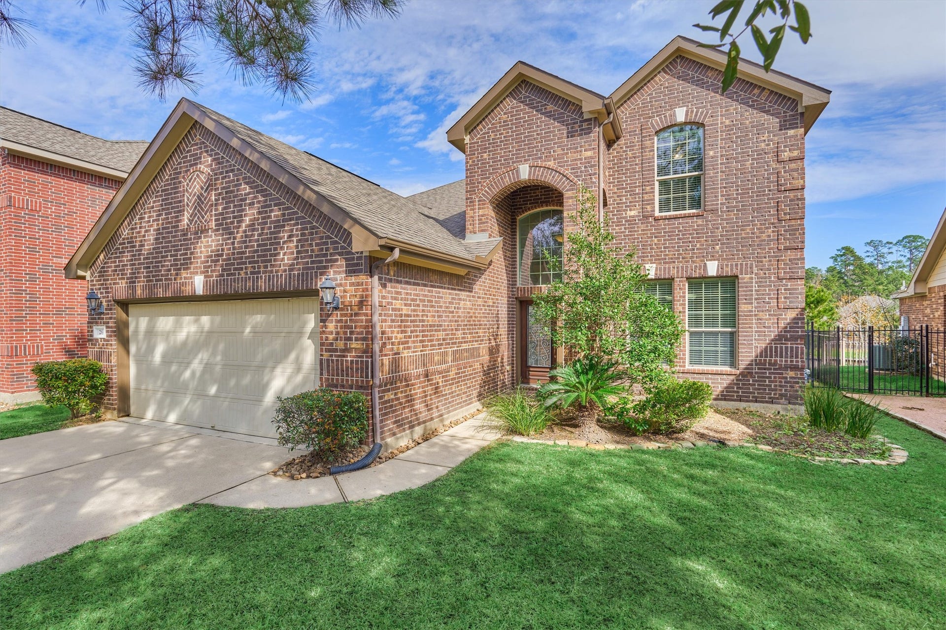 26 Black Swan Court, The Woodlands, TX 77354