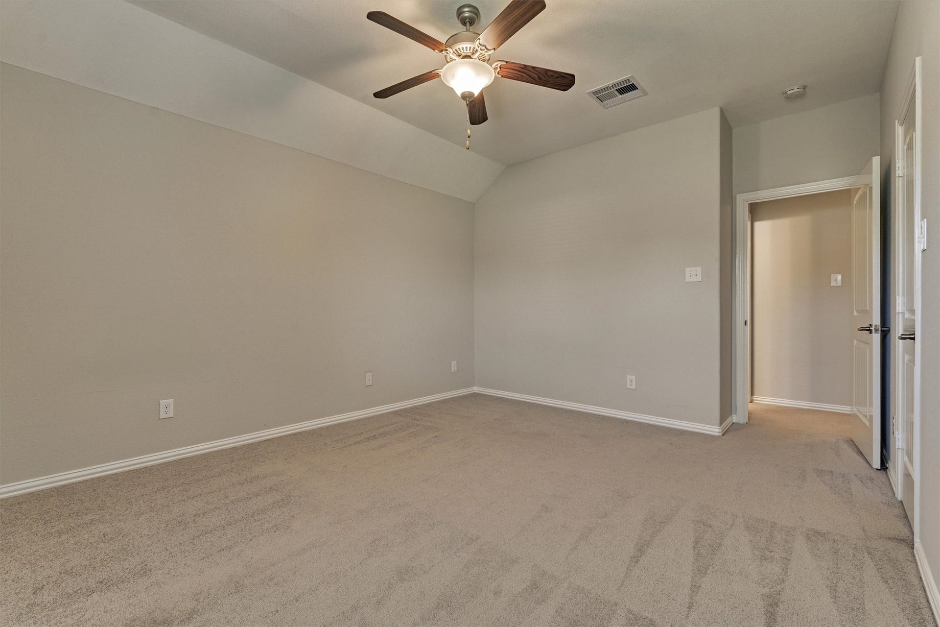 26 Black Swan Court, The Woodlands, TX 77354