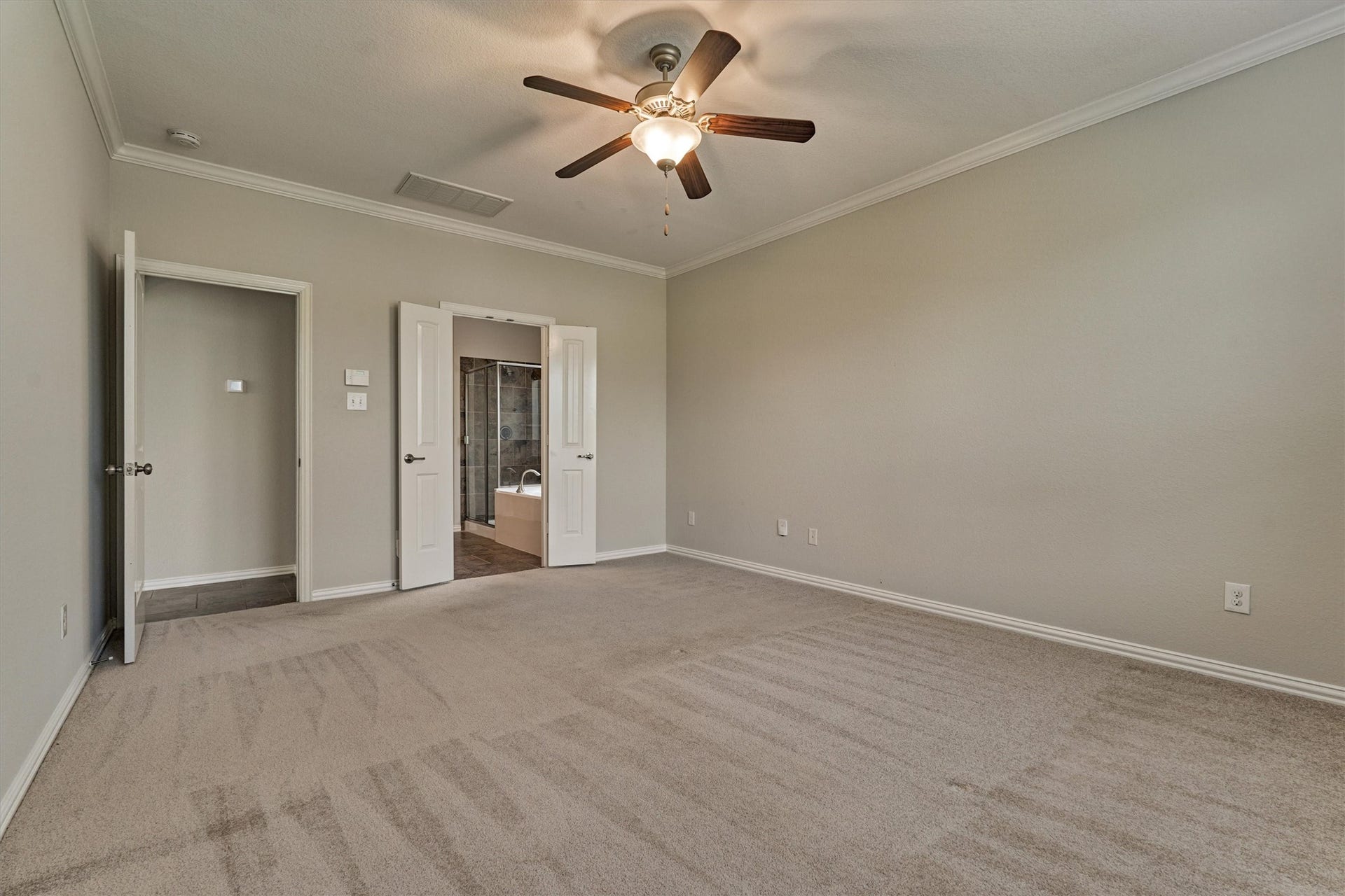 26 Black Swan Court, The Woodlands, TX 77354