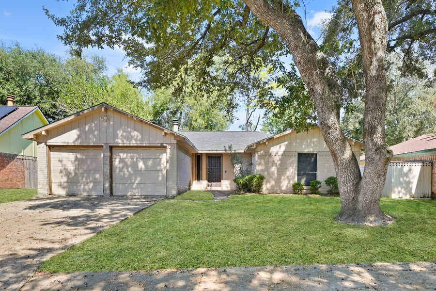 Property photo for 13923 Ludgate Pass, Houston, TX